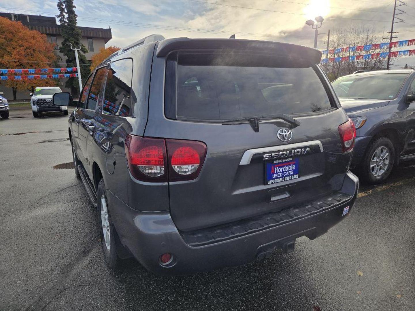 2022 GRAY TOYOTA SEQUOIA SR5 SR5 (5TDAY5B11NS) with an 5.7L engine, Automatic transmission, located at 929 East 8th Ave, Anchorage, AK, 99501, (907) 274-2277, 61.214783, -149.866074 - Photo#2