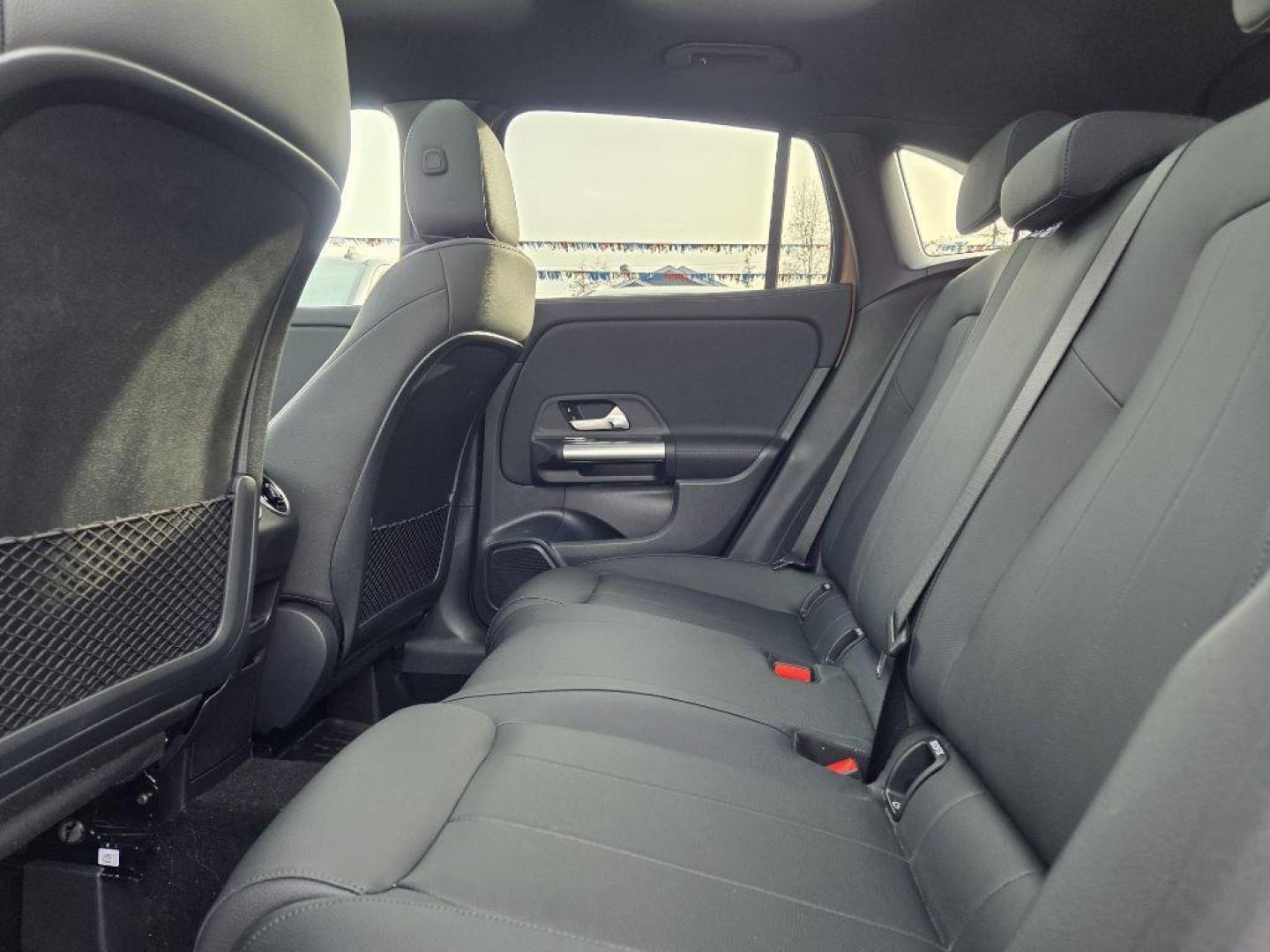 2024 MERCEDES-BENZ GLA 250 4MATIC (W1N4N4HB1RJ) with an 2.0L engine, Automatic transmission, located at 929 East 8th Ave, Anchorage, AK, 99501, (907) 274-2277, 61.214783, -149.866074 - Photo#3
