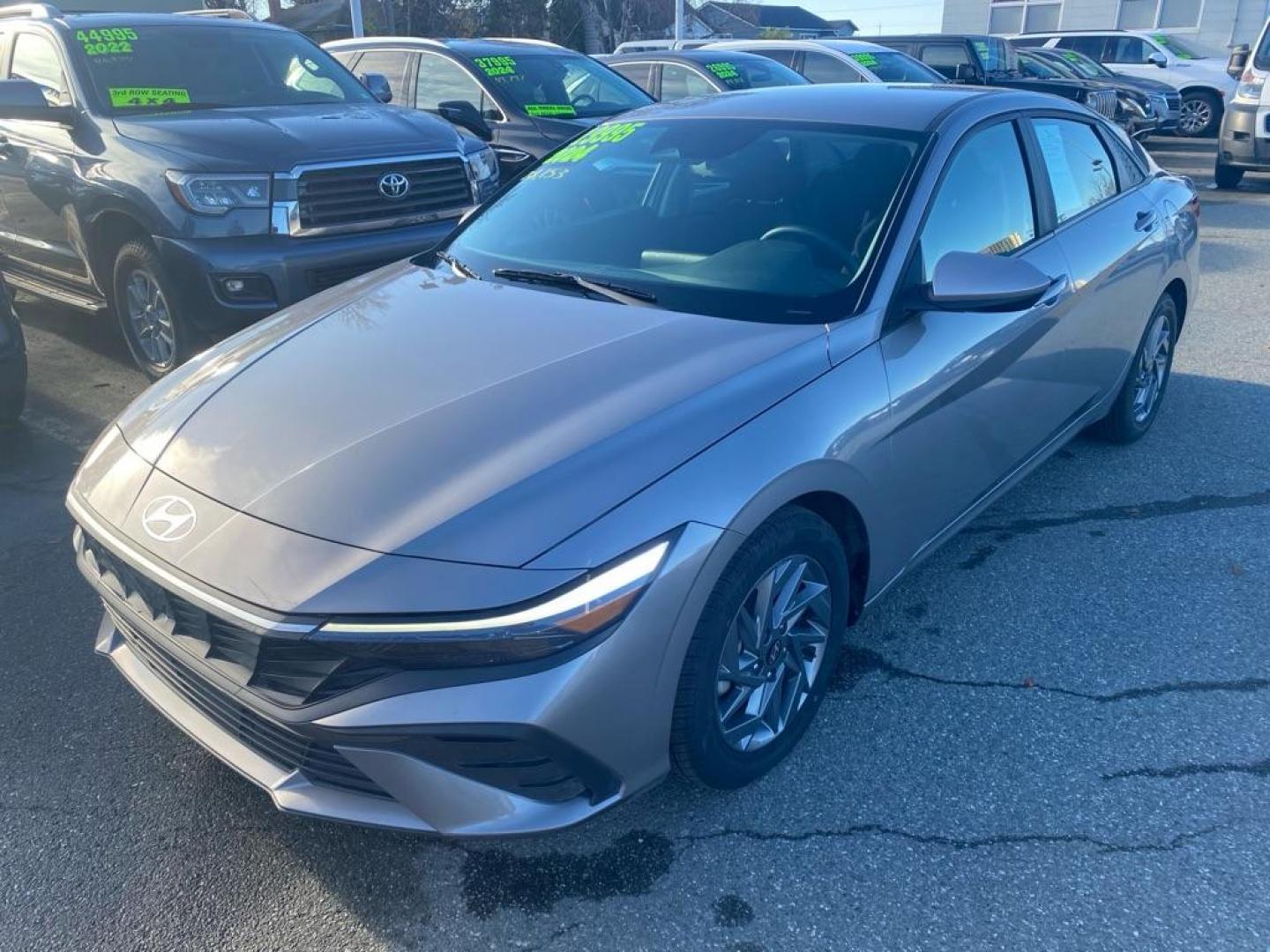 2024 SILVER HYUNDAI ELANTRA SEL SEL (KMHLM4DG3RU) with an 2.0L engine, Continuously Variable transmission, located at 929 East 8th Ave, Anchorage, AK, 99501, (907) 274-2277, 61.214783, -149.866074 - Photo#0