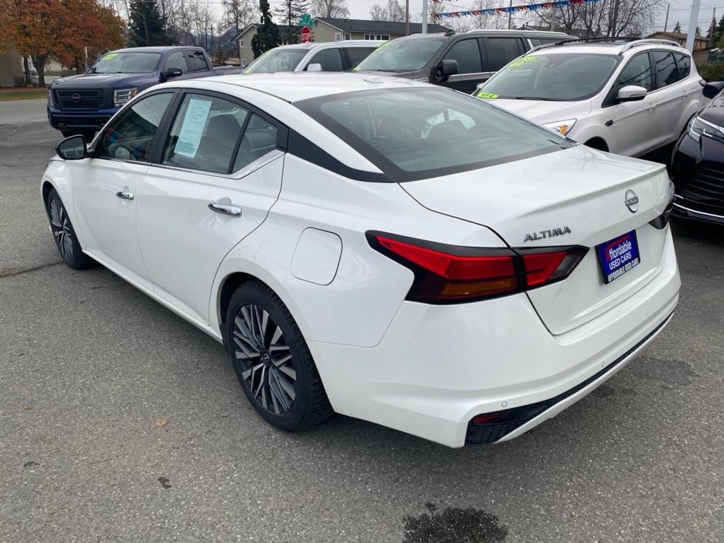 2024 WHITE NISSAN ALTIMA SV SV (1N4BL4DV1RN) with an 2.5L engine, Continuously Variable transmission, located at 929 East 8th Ave, Anchorage, AK, 99501, (907) 274-2277, 61.214783, -149.866074 - Photo#2