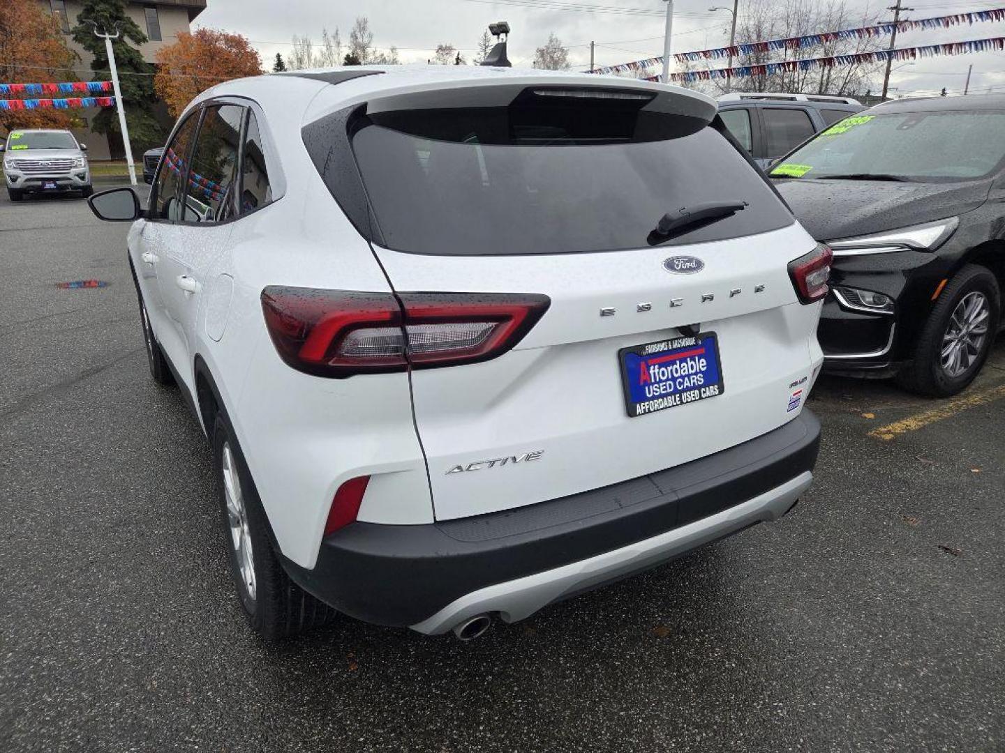 2023 WHITE FORD ESCAPE ACTIVE ACTIVE (1FMCU9GN4PU) with an 1.5L engine, Automatic transmission, located at 929 East 8th Ave, Anchorage, AK, 99501, (907) 274-2277, 61.214783, -149.866074 - Photo#2