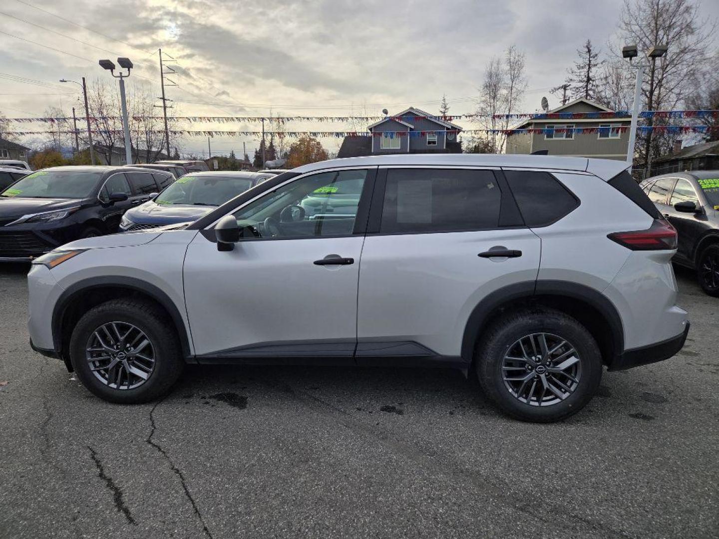2024 SILVER NISSAN ROGUE S (5N1BT3AB8RC) with an 1.5L engine, Continuously Variable transmission, located at 929 East 8th Ave, Anchorage, AK, 99501, (907) 274-2277, 61.214783, -149.866074 - Photo#1