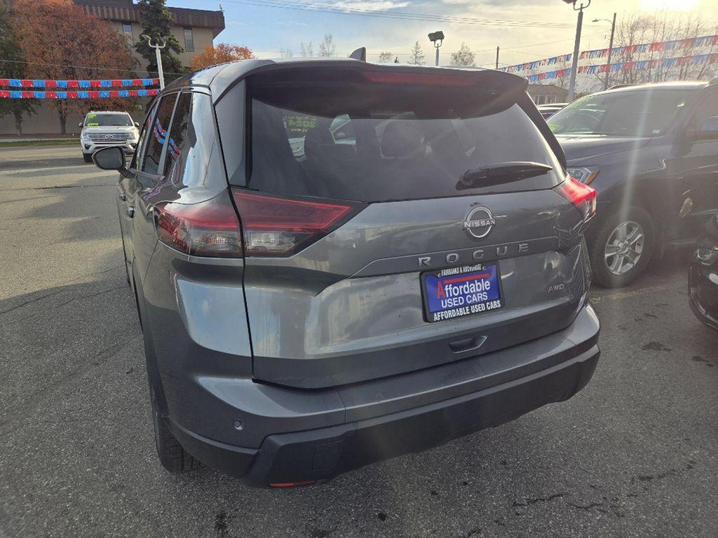 2024 GRAY NISSAN ROGUE S (5N1BT3AB8RC) with an 1.5L engine, Continuously Variable transmission, located at 929 East 8th Ave, Anchorage, AK, 99501, (907) 274-2277, 61.214783, -149.866074 - Photo#2