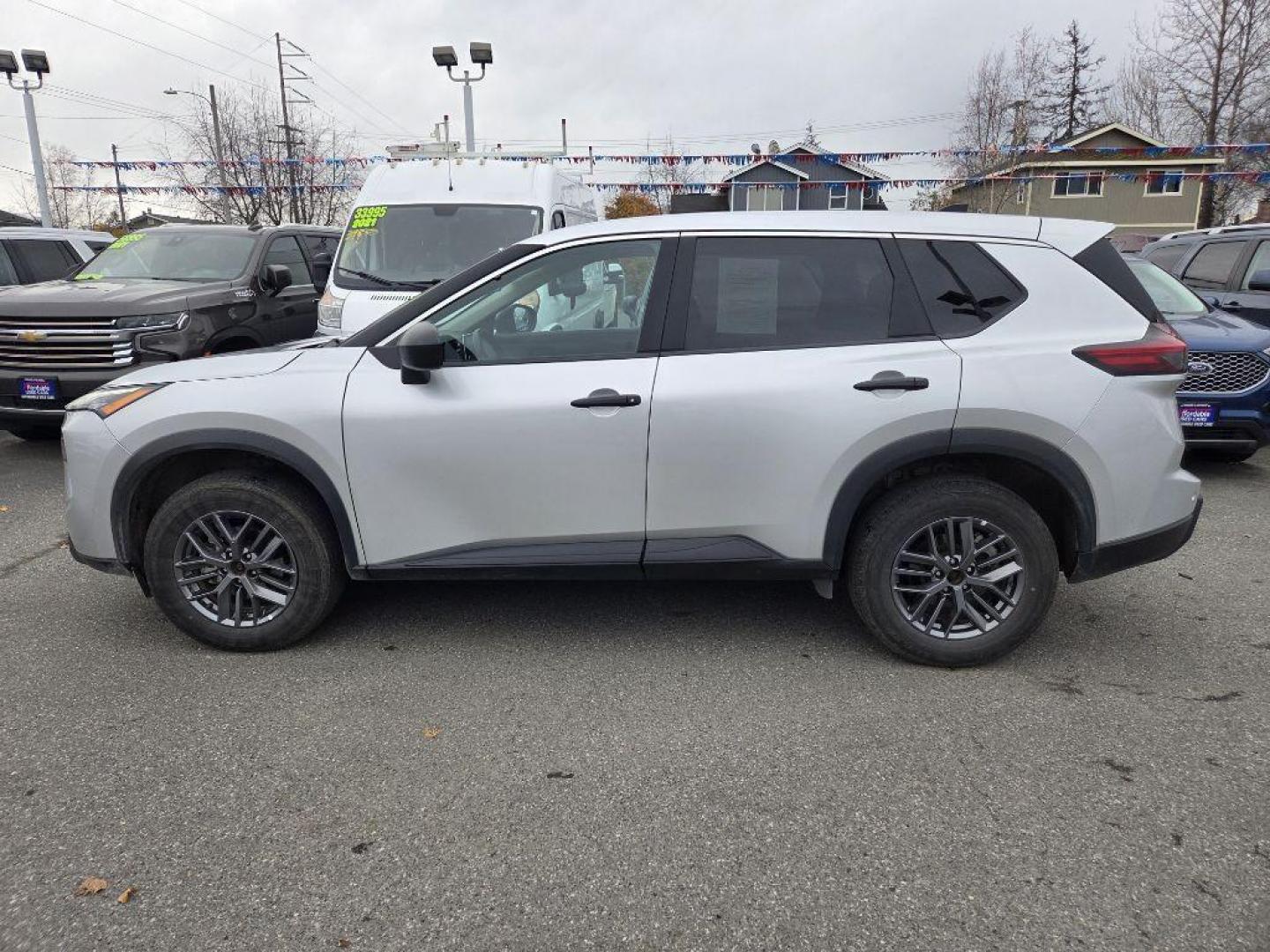 2024 SILVER NISSAN ROGUE S (5N1BT3ABXRC) with an 1.5L engine, Continuously Variable transmission, located at 929 East 8th Ave, Anchorage, AK, 99501, (907) 274-2277, 61.214783, -149.866074 - Photo#1