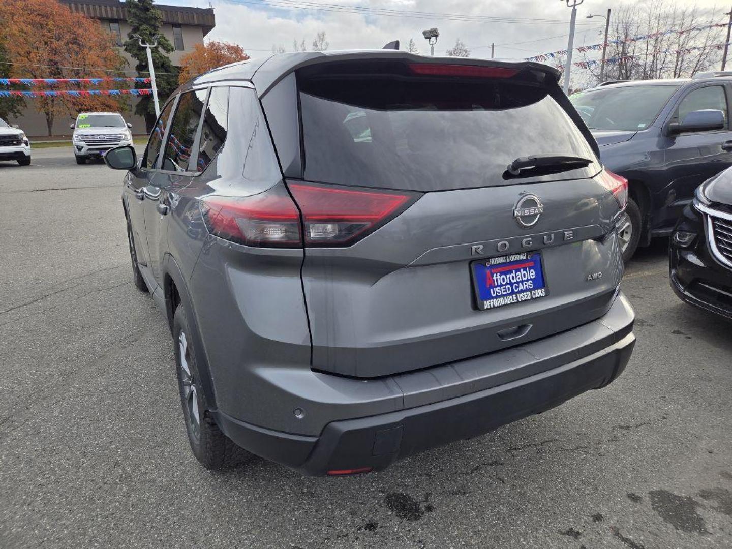 2024 GRAY NISSAN ROGUE S (5N1BT3AB0RC) with an 1.5L engine, Continuously Variable transmission, located at 929 East 8th Ave, Anchorage, AK, 99501, (907) 274-2277, 61.214783, -149.866074 - Photo#2