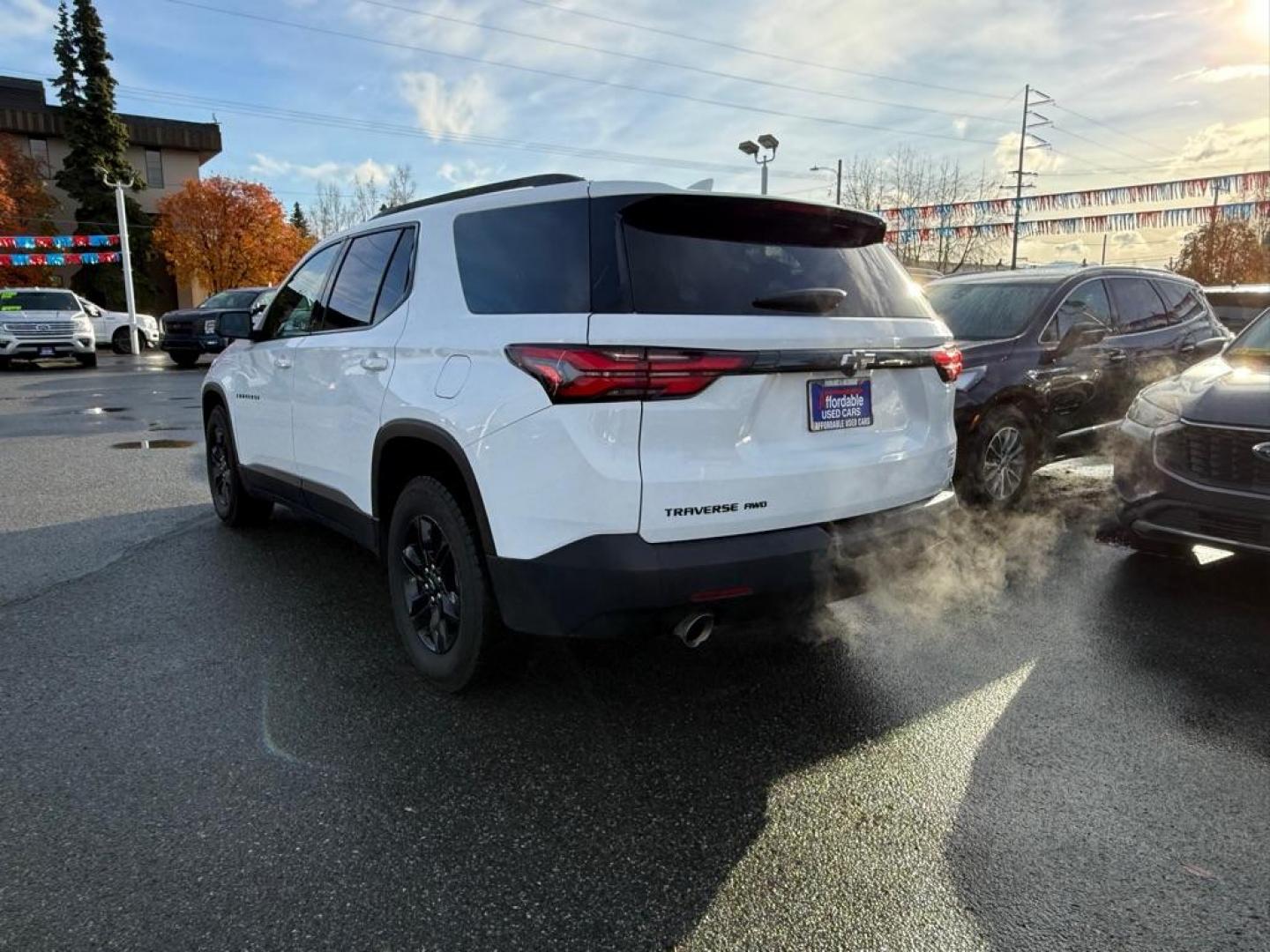 2022 WHITE CHEVROLET TRAVERSE LS (1GNEVFKW5NJ) with an 3.6L engine, Automatic transmission, located at 929 East 8th Ave, Anchorage, AK, 99501, (907) 274-2277, 61.214783, -149.866074 - Photo#2