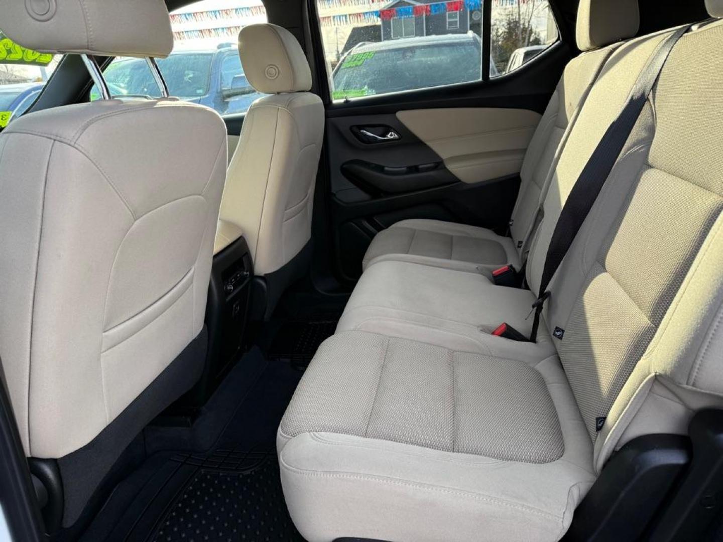 2022 WHITE CHEVROLET TRAVERSE LS (1GNEVFKW5NJ) with an 3.6L engine, Automatic transmission, located at 929 East 8th Ave, Anchorage, AK, 99501, (907) 274-2277, 61.214783, -149.866074 - Photo#3