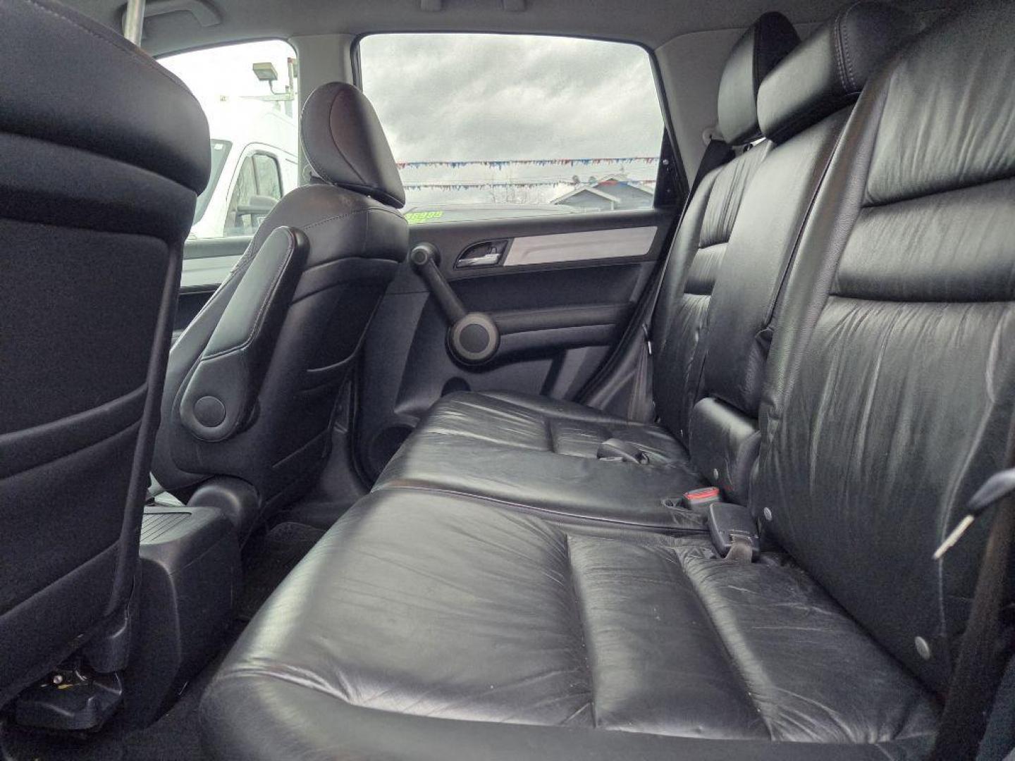 2010 BLACK HONDA CR-V EXL (5J6RE4H74AL) with an 2.4L engine, Automatic transmission, located at 929 East 8th Ave, Anchorage, AK, 99501, (907) 274-2277, 61.214783, -149.866074 - Photo#3
