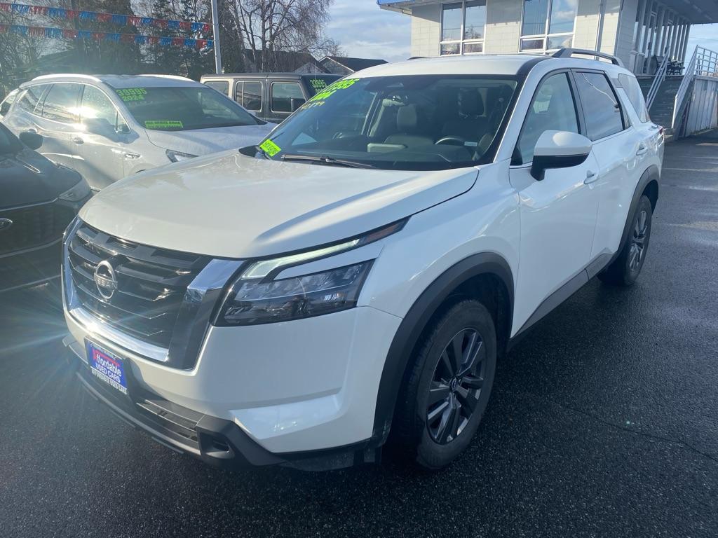 photo of 2024 NISSAN PATHFINDER SV SV