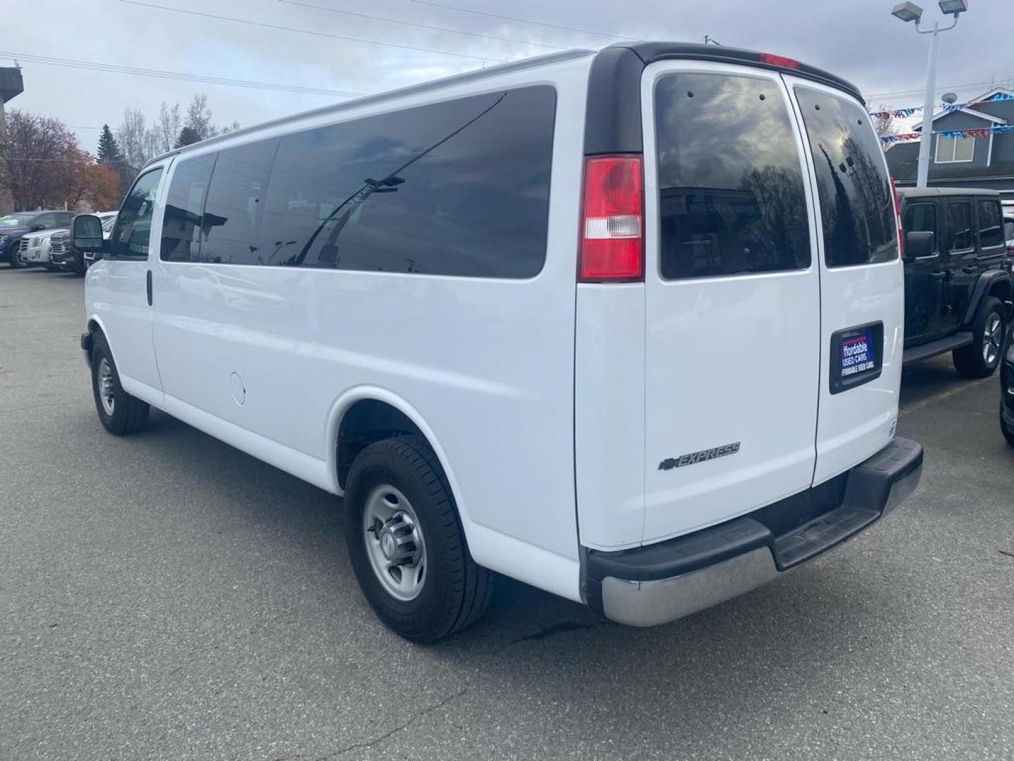 2017 WHITE CHEVROLET EXPRESS G3500 LT (1GAZGPFG8H1) with an 6.0L engine, Automatic transmission, located at 929 East 8th Ave, Anchorage, AK, 99501, (907) 274-2277, 61.214783, -149.866074 - Photo#2