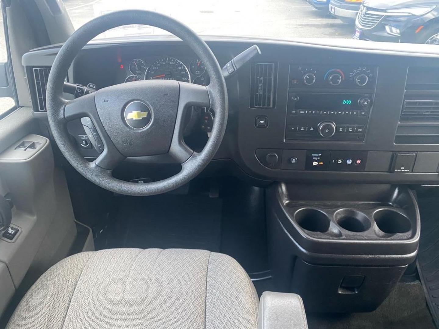 2017 WHITE CHEVROLET EXPRESS G3500 LT (1GAZGPFG8H1) with an 6.0L engine, Automatic transmission, located at 929 East 8th Ave, Anchorage, AK, 99501, (907) 274-2277, 61.214783, -149.866074 - Photo#6