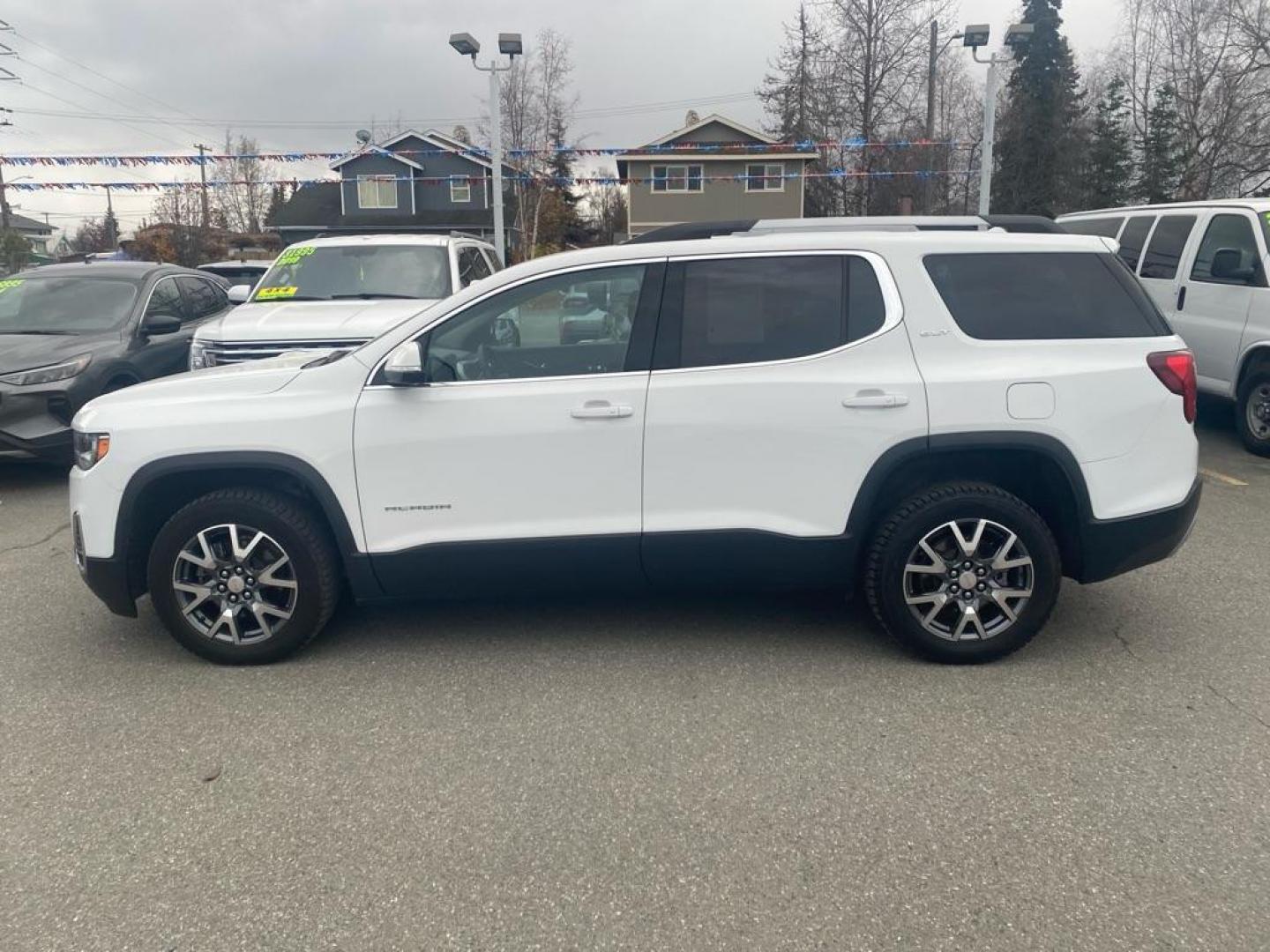2023 WHITE GMC ACADIA SLT (1GKKNUL4XPZ) with an 2.0L engine, Automatic transmission, located at 929 East 8th Ave, Anchorage, AK, 99501, (907) 274-2277, 61.214783, -149.866074 - Photo#1