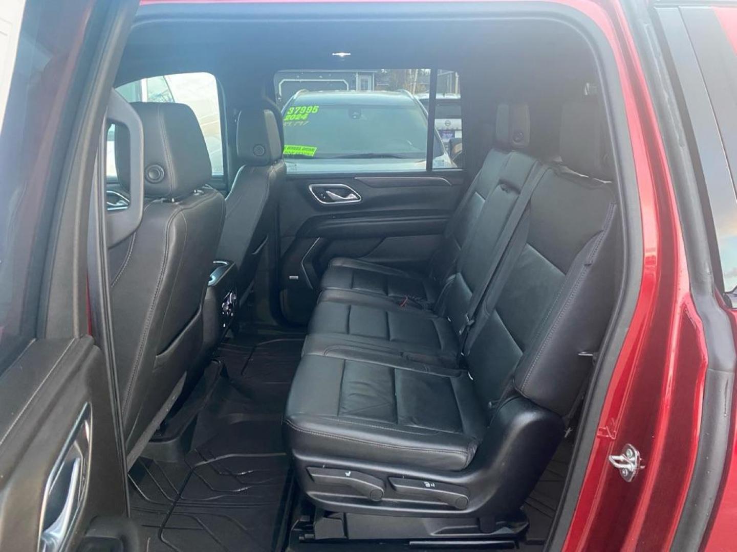 2021 MAROON CHEVROLET SUBURBAN 1500 Z71 (1GNSKDKD7MR) with an 5.3L engine, Automatic transmission, located at 929 East 8th Ave, Anchorage, AK, 99501, (907) 274-2277, 61.214783, -149.866074 - Photo#3