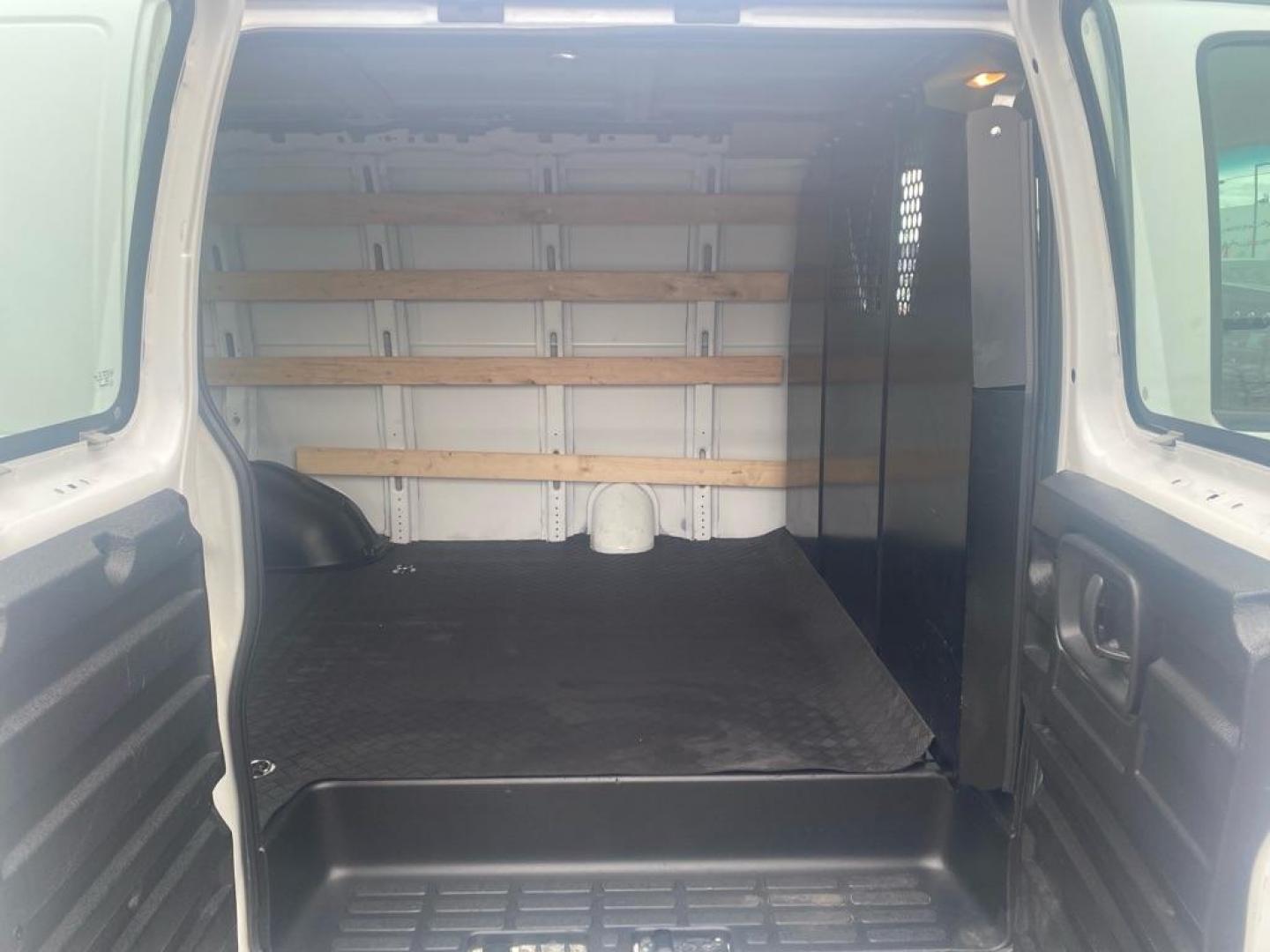 2021 WHITE CHEVROLET EXPRESS G2500 (1GCWGAFP9M1) with an 4.3L engine, Automatic transmission, located at 929 East 8th Ave, Anchorage, AK, 99501, (907) 274-2277, 61.214783, -149.866074 - Photo#4