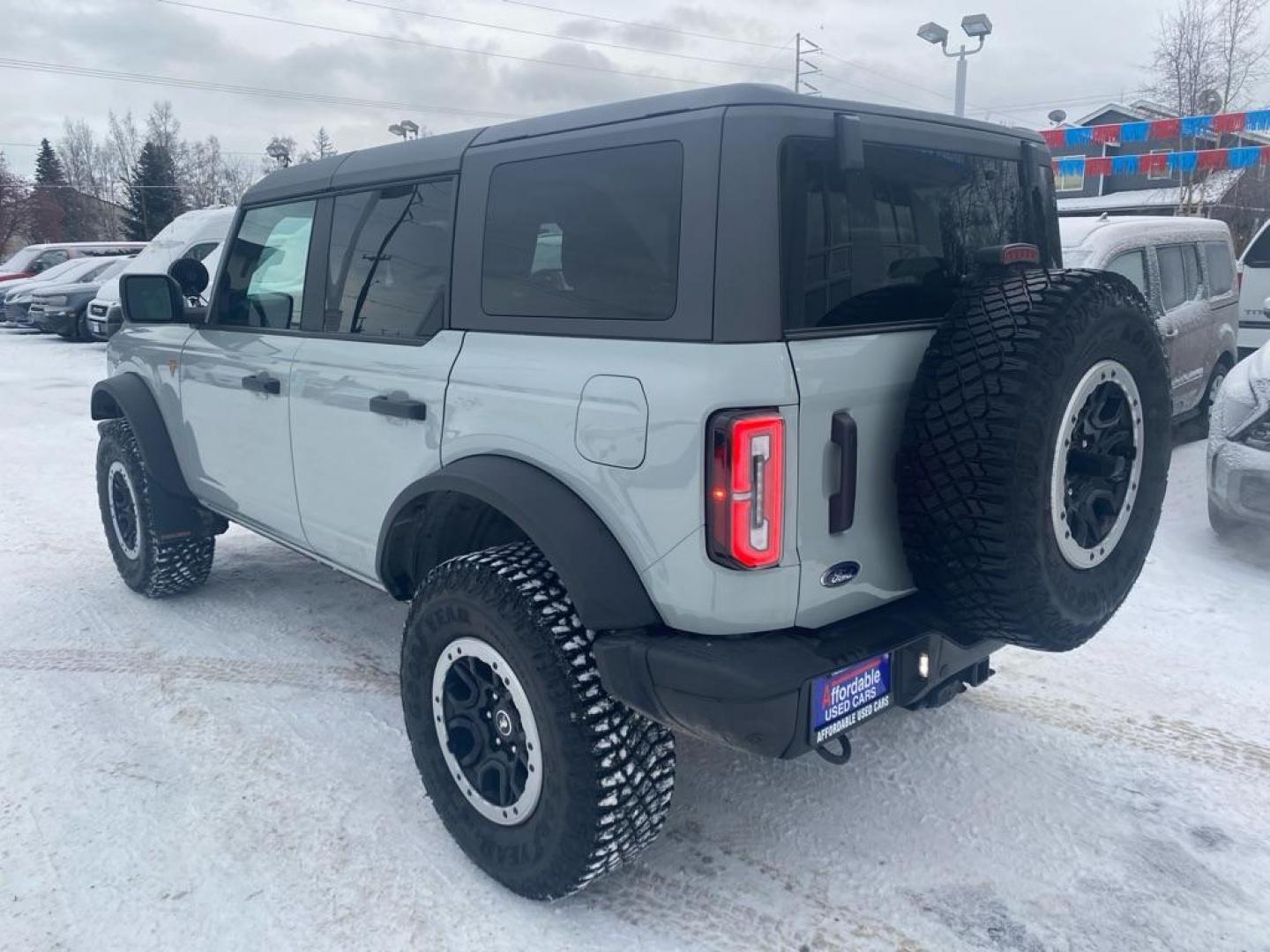 2022 GRAY FORD BRONCO BADLANDS SASQUATCH (1FMEE5DH1NL) with an 2.3L engine, Automatic transmission, located at 929 East 8th Ave, Anchorage, AK, 99501, (907) 274-2277, 61.214783, -149.866074 - Photo#2