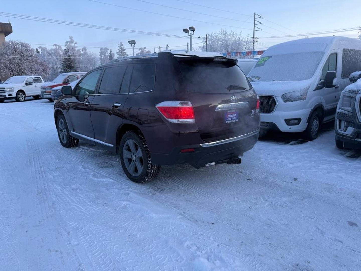 2011 PURPLE TOYOTA HIGHLANDER LIMITED (5TDDK3EH6BS) with an 3.5L engine, Automatic transmission, located at 929 East 8th Ave, Anchorage, AK, 99501, (907) 274-2277, 61.214783, -149.866074 - Photo#2