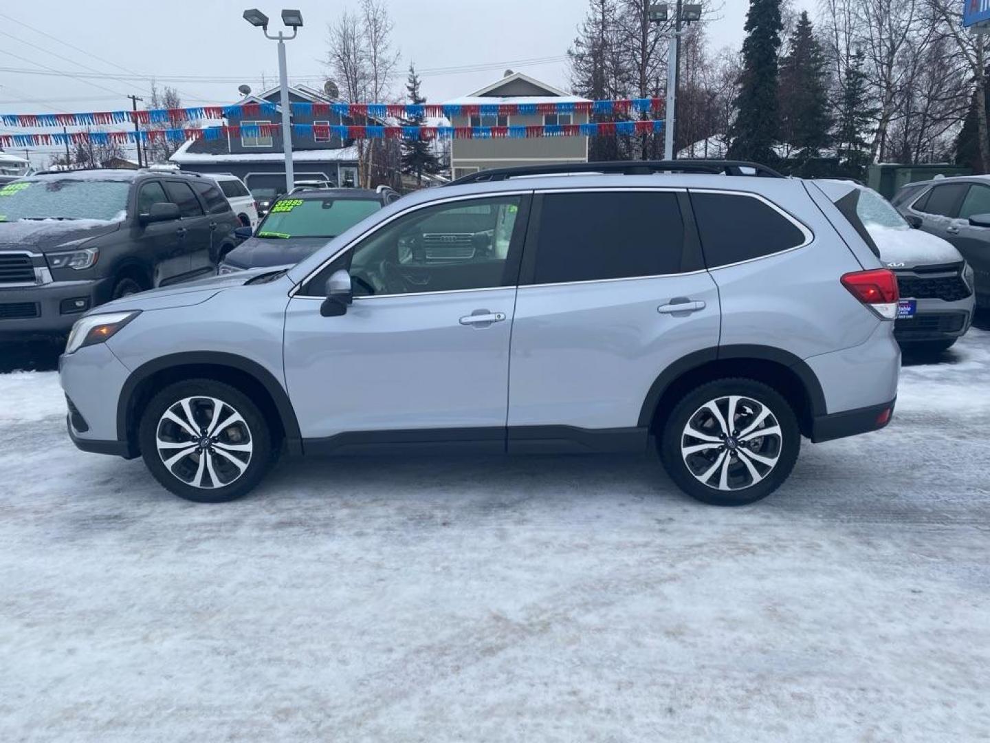 2022 SILVER SUBARU FORESTER LIMITED (JF2SKAPC2NH) with an 2.5L engine, Automatic transmission, located at 929 East 8th Ave, Anchorage, AK, 99501, (907) 274-2277, 61.214783, -149.866074 - Photo#1