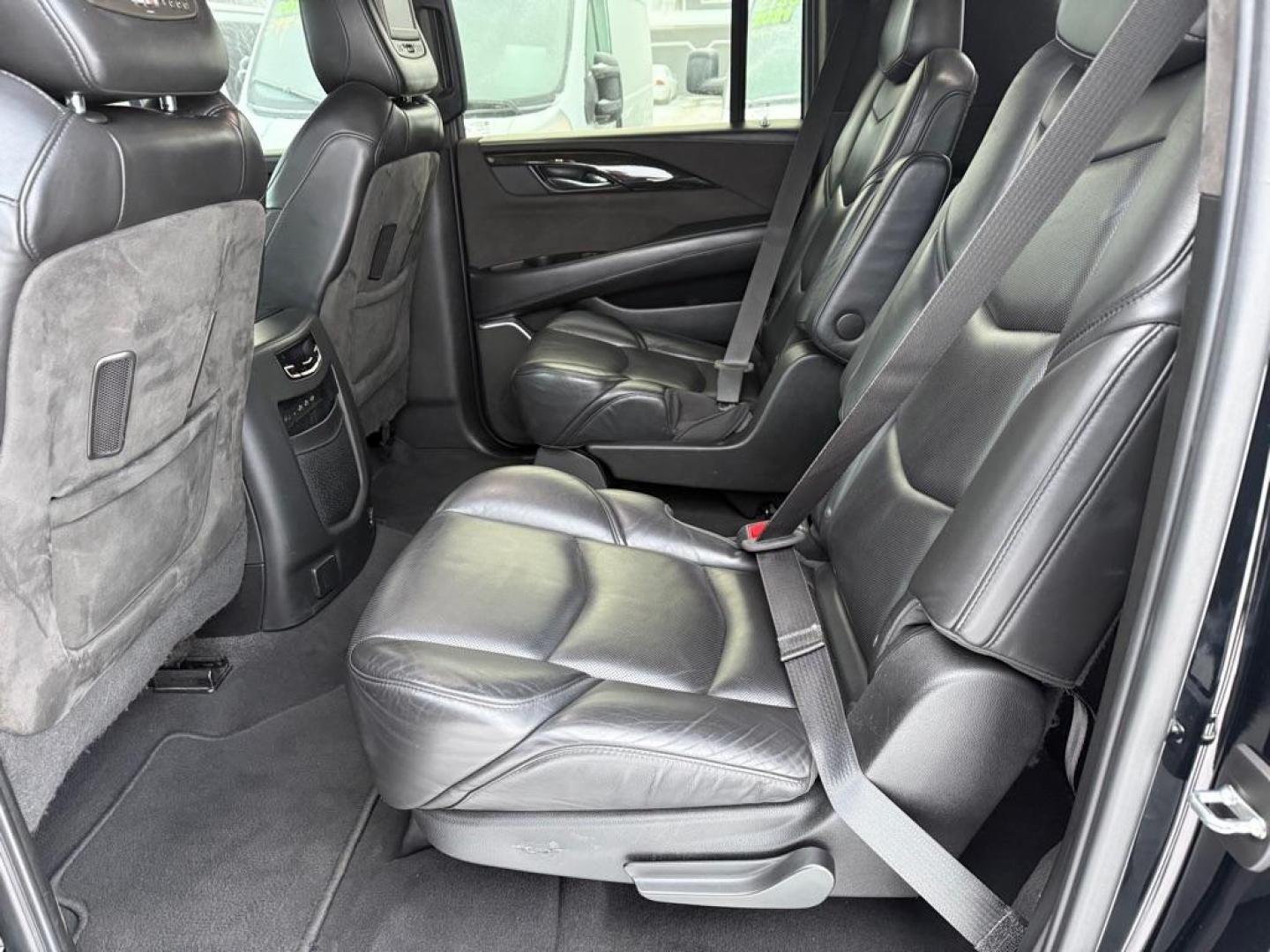 2019 BLACK CADILLAC ESCALADE ESV PLATINUM (1GYS4KKJ6KR) with an 6.2L engine, Automatic transmission, located at 929 East 8th Ave, Anchorage, AK, 99501, (907) 274-2277, 61.214783, -149.866074 - Photo#3