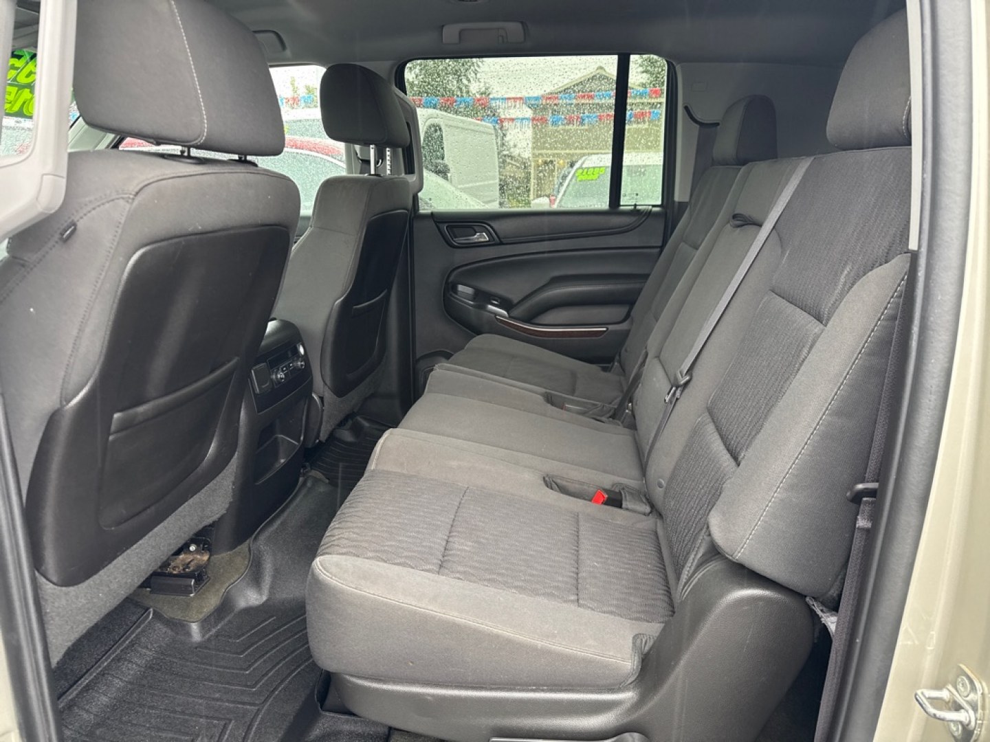 2015 BEIGE GMC YUKON XL 1500 SLE (1GKS2GKC2FR) with an 5.3L engine, Automatic transmission, located at 929 East 8th Ave, Anchorage, AK, 99501, (907) 274-2277, 61.214783, -149.866074- Photo#2
