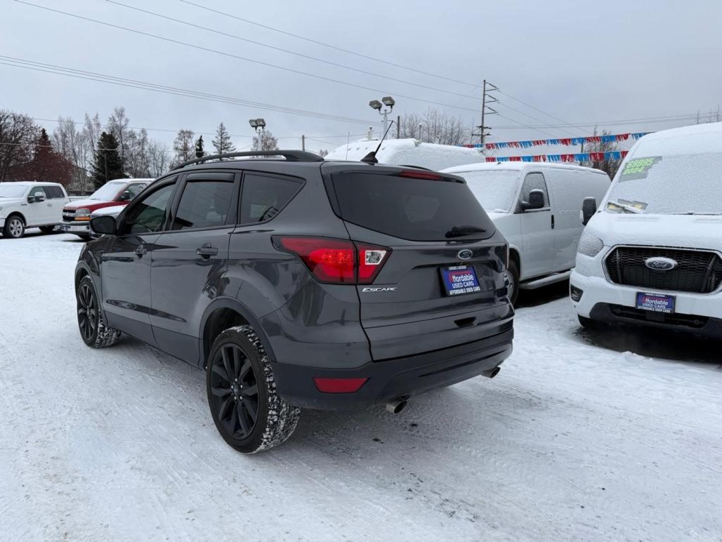 2019 GRAY FORD ESCAPE SE (1FMCU9GD1KU) with an 1.5L engine, Automatic transmission, located at 929 East 8th Ave, Anchorage, AK, 99501, (907) 274-2277, 61.214783, -149.866074 - Photo#2