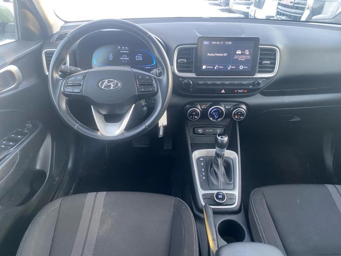 2023 GREEN HYUNDAI VENUE SEL (KMHRC8A32PU) with an 1.6L engine, Continuously Variable transmission, located at 929 East 8th Ave, Anchorage, AK, 99501, (907) 274-2277, 61.214783, -149.866074 - Photo#4