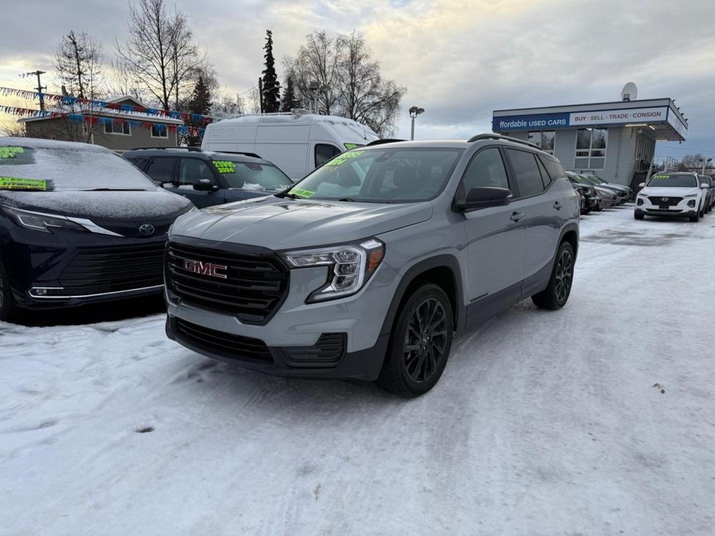 2024 SILVER GMC TERRAIN SLE (3GKALTEG0RL) with an 1.5L engine, Automatic transmission, located at 929 East 8th Ave, Anchorage, AK, 99501, (907) 274-2277, 61.214783, -149.866074 - Photo#0