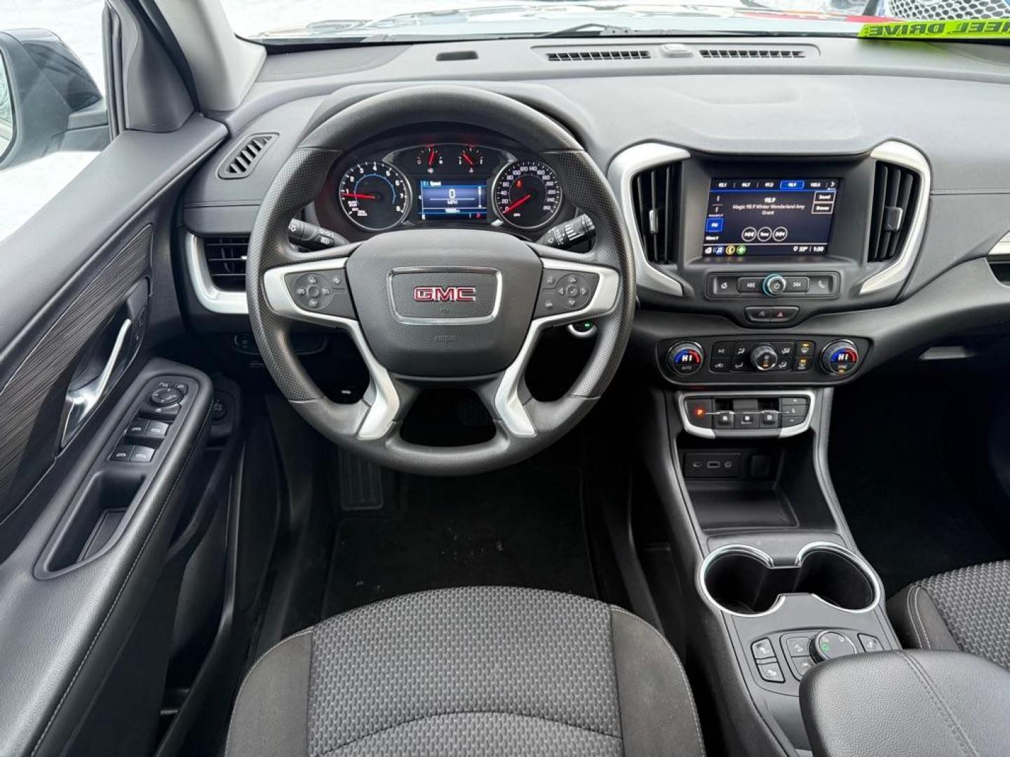 2024 SILVER GMC TERRAIN SLE (3GKALTEG0RL) with an 1.5L engine, Automatic transmission, located at 929 East 8th Ave, Anchorage, AK, 99501, (907) 274-2277, 61.214783, -149.866074 - Photo#4