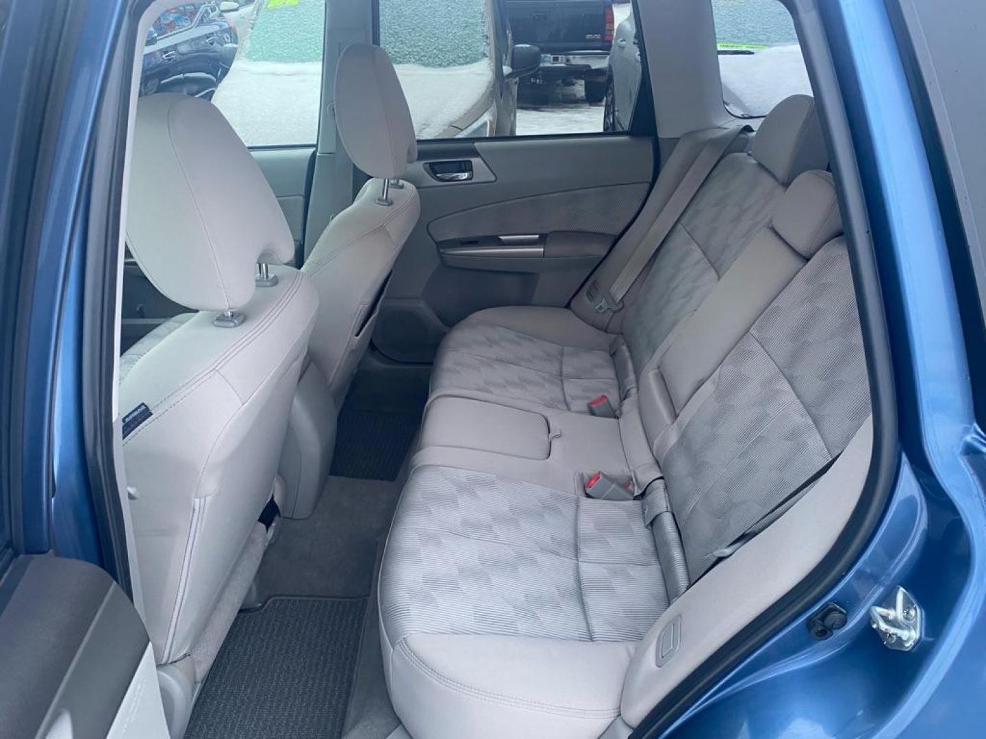 2010 BLUE SUBARU FORESTER 2.5X PREMIUM (JF2SH6CC0AH) with an 2.5L engine, Automatic transmission, located at 929 East 8th Ave, Anchorage, AK, 99501, (907) 274-2277, 61.214783, -149.866074 - Photo#3