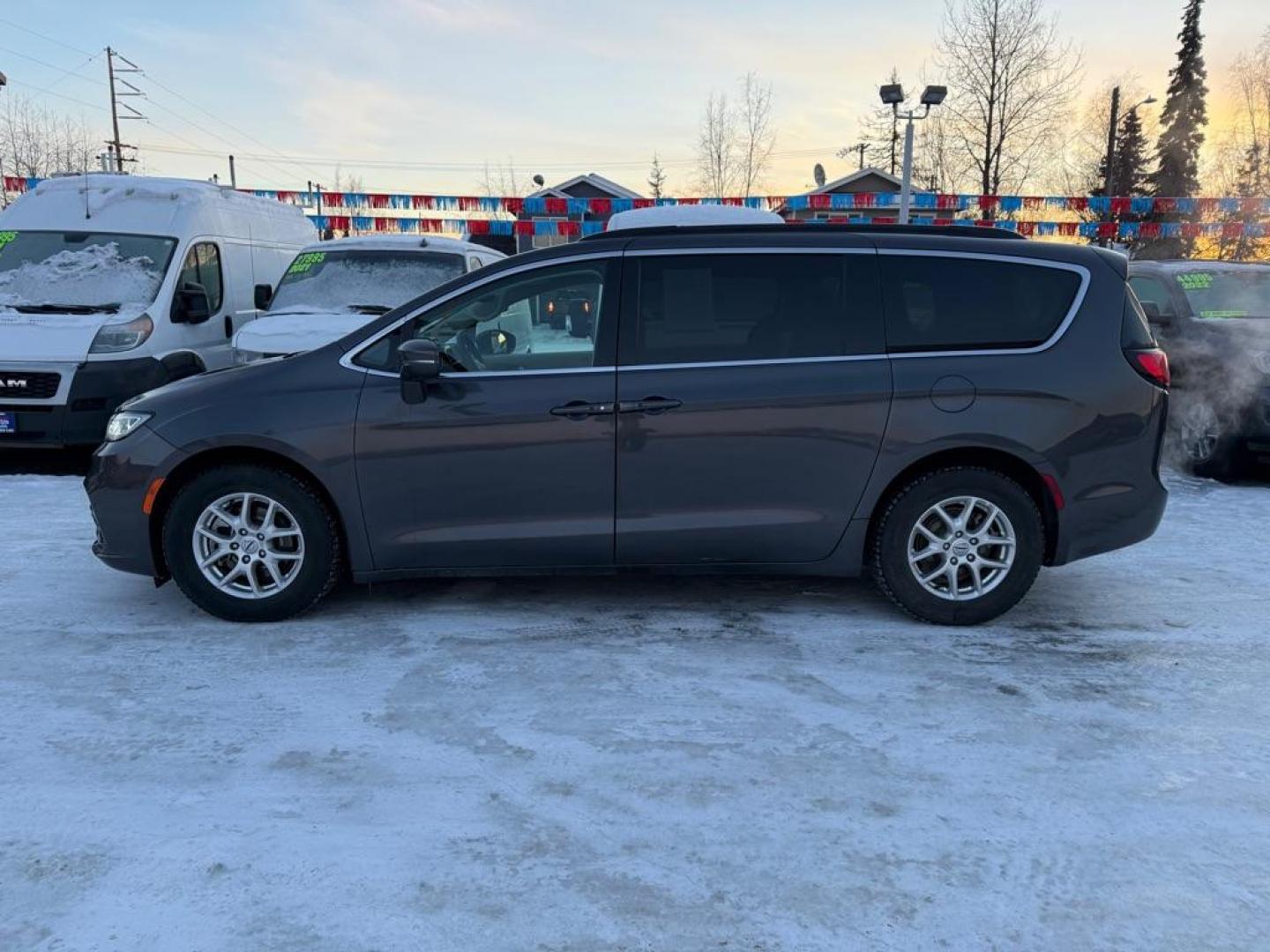 2022 GRAY CHRYSLER PACIFICA TOURING L (2C4RC1BG7NR) with an 3.6L engine, Automatic transmission, located at 929 East 8th Ave, Anchorage, AK, 99501, (907) 274-2277, 61.214783, -149.866074 - Photo#1