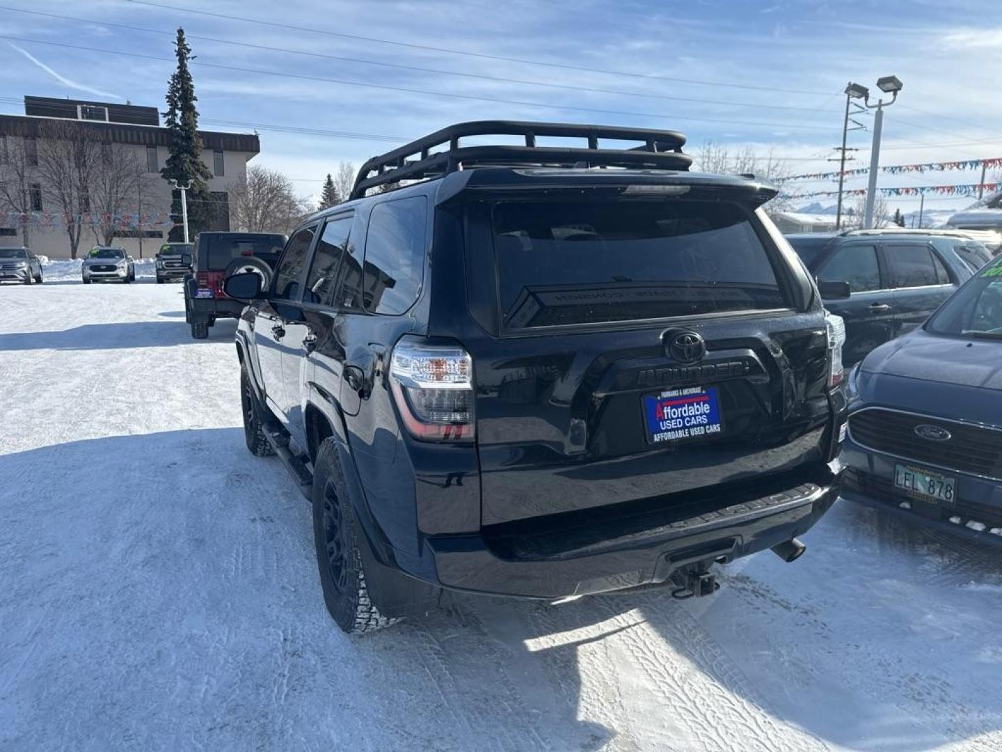 2022 BLACK TOYOTA 4RUNNER SR5/SR5 PREMIUM (JTENU5JRXN6) with an 4.0L engine, Automatic transmission, located at 929 East 8th Ave, Anchorage, AK, 99501, (907) 274-2277, 61.214783, -149.866074 - Photo#2