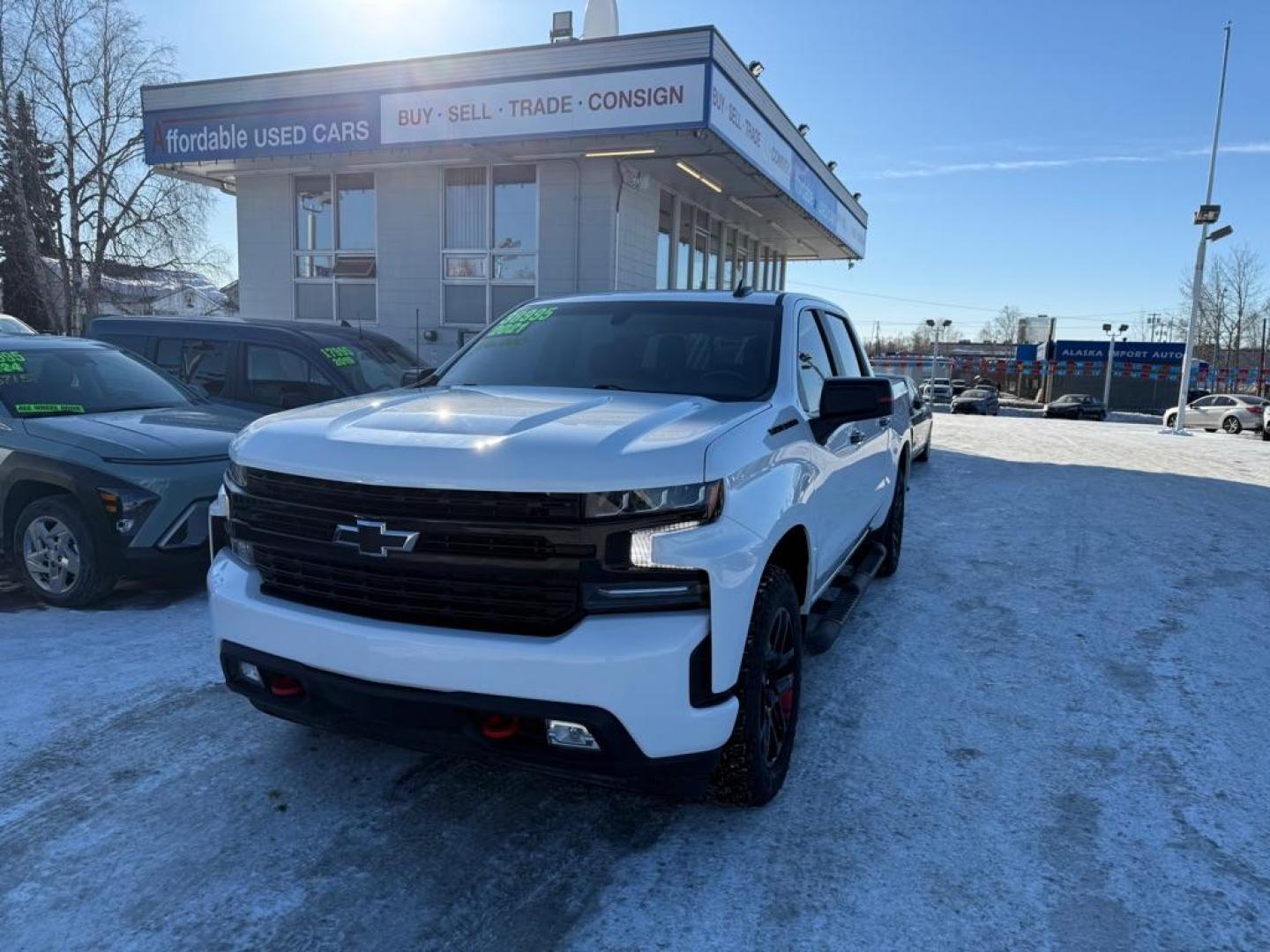 2021 WHITE CHEVROLET SILVERADO 1500 RST (1GCUYEED2MZ) with an 5.3L engine, Automatic transmission, located at 929 East 8th Ave, Anchorage, AK, 99501, (907) 274-2277, 61.214783, -149.866074 - Photo#0
