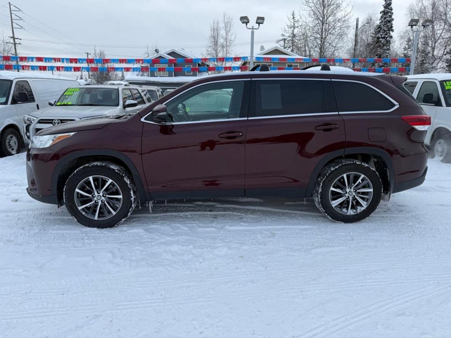 2019 MAROON TOYOTA HIGHLANDER XLE (5TDJZRFH0KS) with an 3.5L engine, Automatic transmission, located at 929 East 8th Ave, Anchorage, AK, 99501, (907) 274-2277, 61.214783, -149.866074 - Photo#1