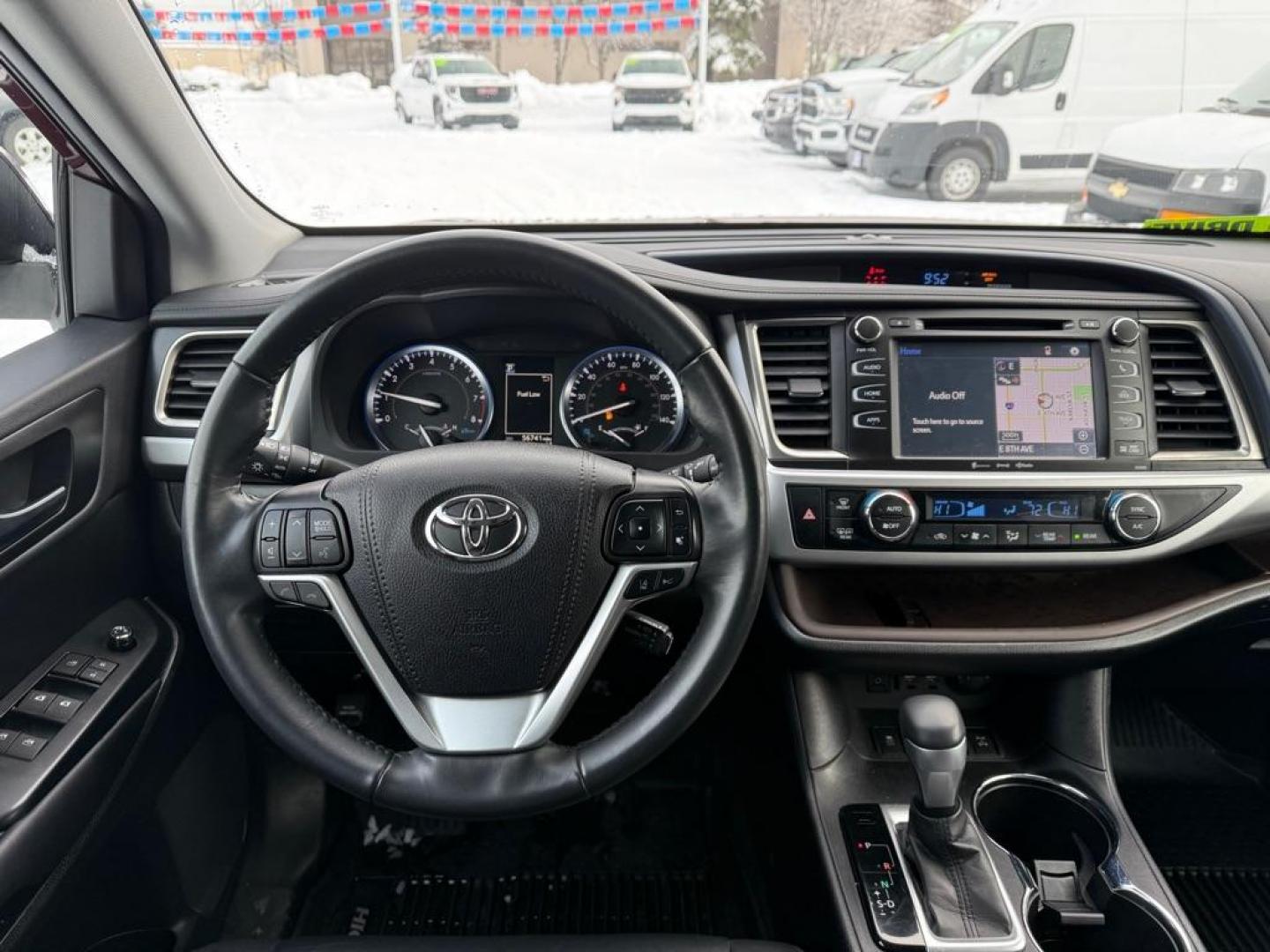2019 MAROON TOYOTA HIGHLANDER XLE (5TDJZRFH0KS) with an 3.5L engine, Automatic transmission, located at 929 East 8th Ave, Anchorage, AK, 99501, (907) 274-2277, 61.214783, -149.866074 - Photo#4