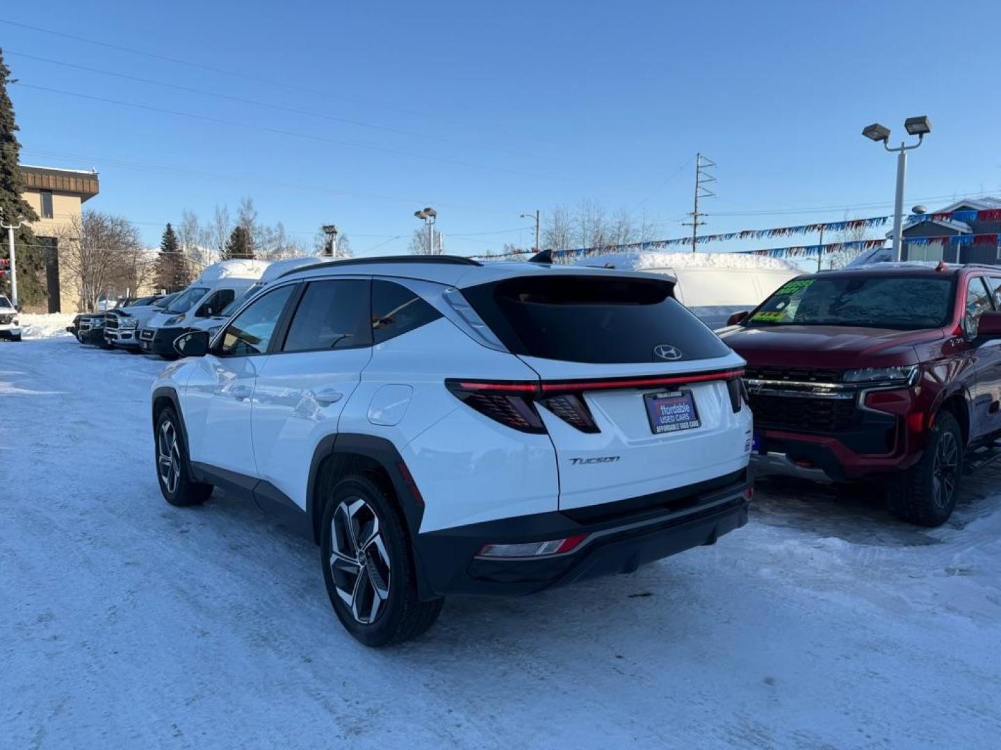 2024 WHITE HYUNDAI TUCSON SEL (5NMJFCDE9RH) with an 2.5L engine, Automatic transmission, located at 929 East 8th Ave, Anchorage, AK, 99501, (907) 274-2277, 61.214783, -149.866074 - Photo#2