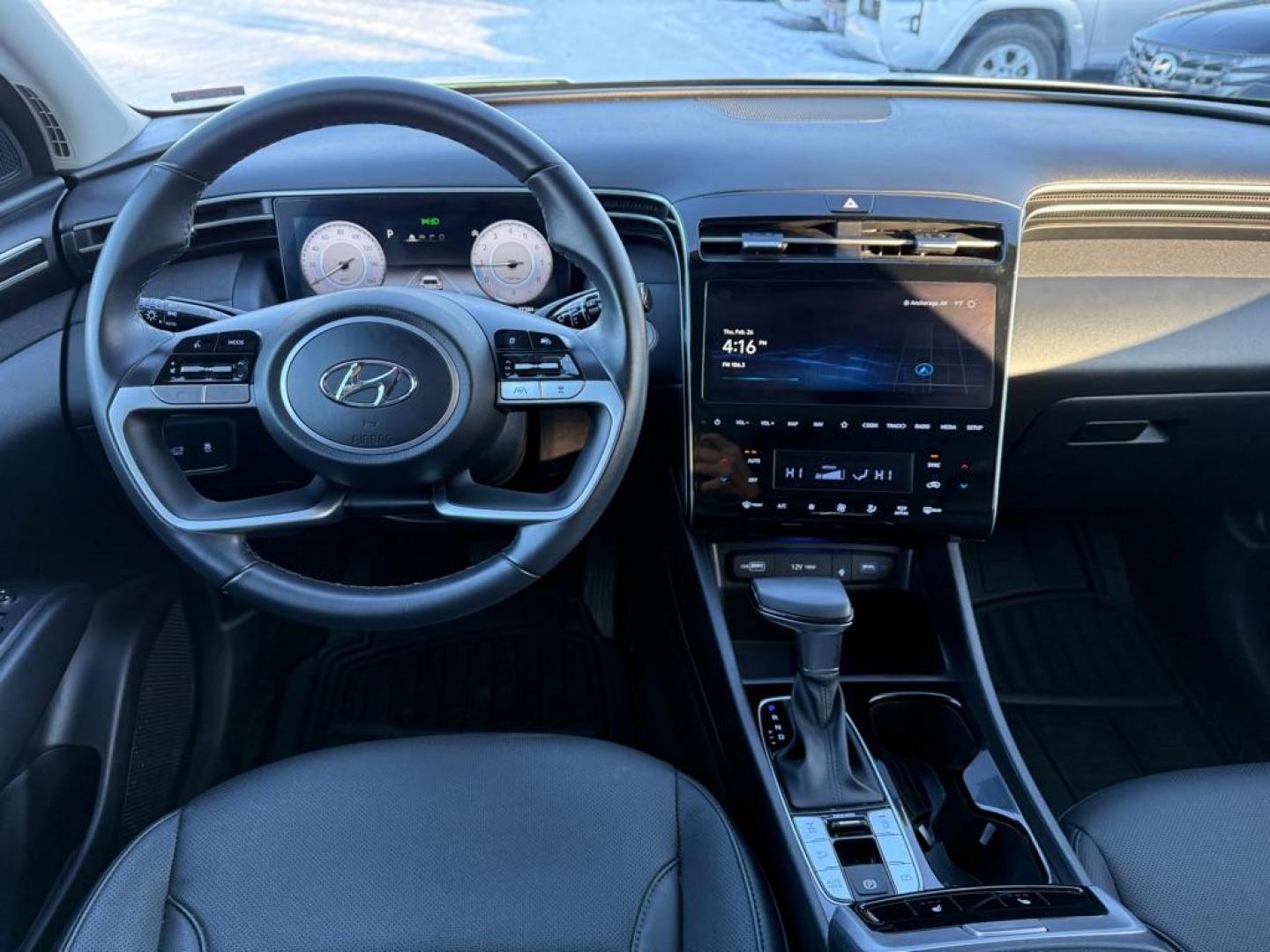 2024 WHITE HYUNDAI TUCSON SEL (5NMJFCDE9RH) with an 2.5L engine, Automatic transmission, located at 929 East 8th Ave, Anchorage, AK, 99501, (907) 274-2277, 61.214783, -149.866074 - Photo#4