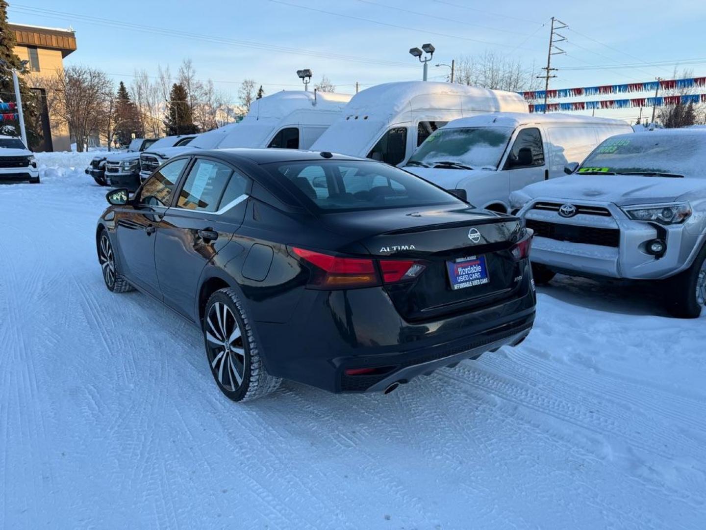 2021 BLACK NISSAN ALTIMA SR (1N4BL4CW9MN) with an 2.5L engine, Continuously Variable transmission, located at 929 East 8th Ave, Anchorage, AK, 99501, (907) 274-2277, 61.214783, -149.866074 - Photo#2