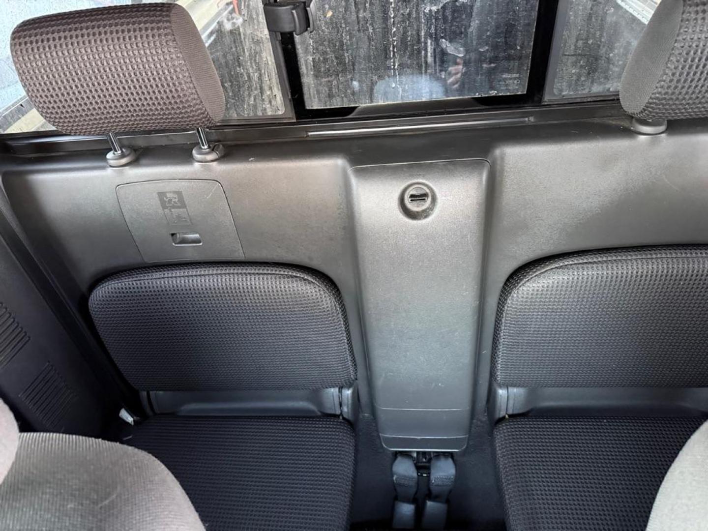 2008 RED NISSAN FRONTIER KING CAB LE (1N6AD06W18C) with an 4.0L engine, 5-Speed Manual transmission, located at 929 East 8th Ave, Anchorage, AK, 99501, (907) 274-2277, 61.214783, -149.866074 - Photo#3