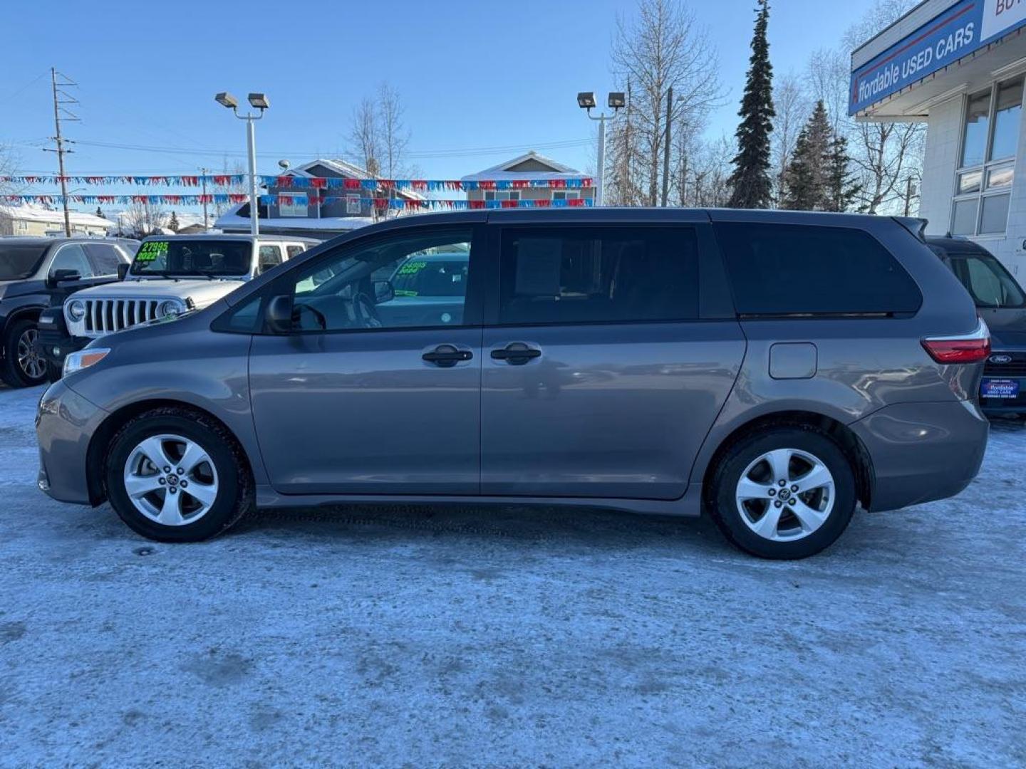 2018 GRAY TOYOTA SIENNA L (5TDZZ3DC9JS) with an 3.5L engine, Automatic transmission, located at 929 East 8th Ave, Anchorage, AK, 99501, (907) 274-2277, 61.214783, -149.866074 - Photo#1