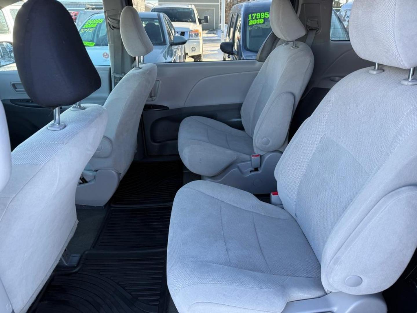 2018 GRAY TOYOTA SIENNA L (5TDZZ3DC9JS) with an 3.5L engine, Automatic transmission, located at 929 East 8th Ave, Anchorage, AK, 99501, (907) 274-2277, 61.214783, -149.866074 - Photo#3