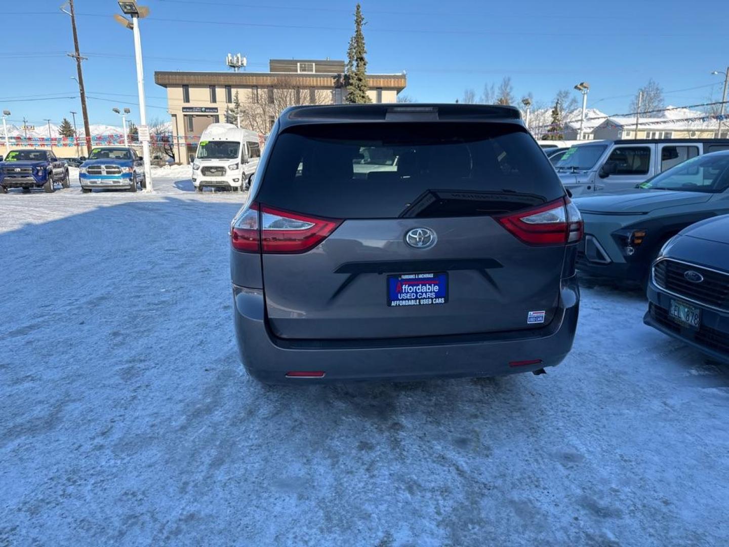2018 GRAY TOYOTA SIENNA L (5TDZZ3DC9JS) with an 3.5L engine, Automatic transmission, located at 929 East 8th Ave, Anchorage, AK, 99501, (907) 274-2277, 61.214783, -149.866074 - Photo#7
