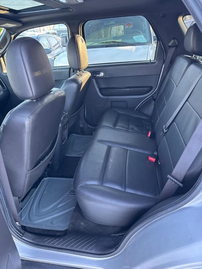 2011 SILVER FORD ESCAPE LIMITED (1FMCU9EG6BK) with an 3.0L engine, Automatic transmission, located at 929 East 8th Ave, Anchorage, AK, 99501, (907) 274-2277, 61.214783, -149.866074 - Photo#3