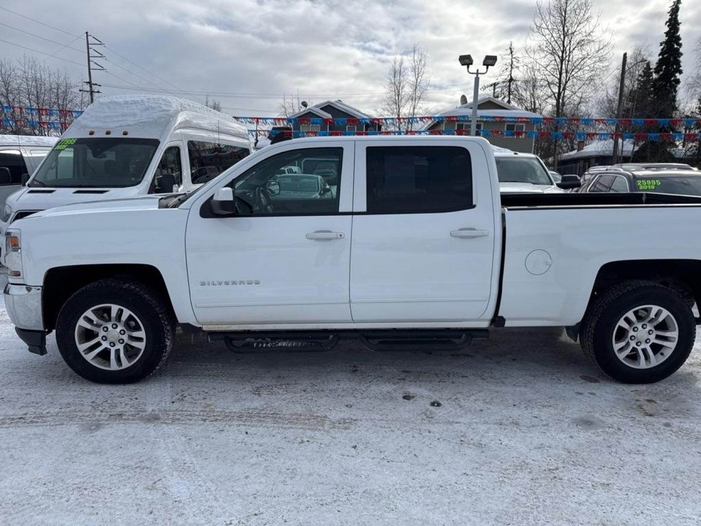 2016 WHITE CHEVROLET SILVERADO 1500 LT (1GCUKREC8GF) with an 5.3L engine, Automatic transmission, located at 929 East 8th Ave, Anchorage, AK, 99501, (907) 274-2277, 61.214783, -149.866074 - Photo#1