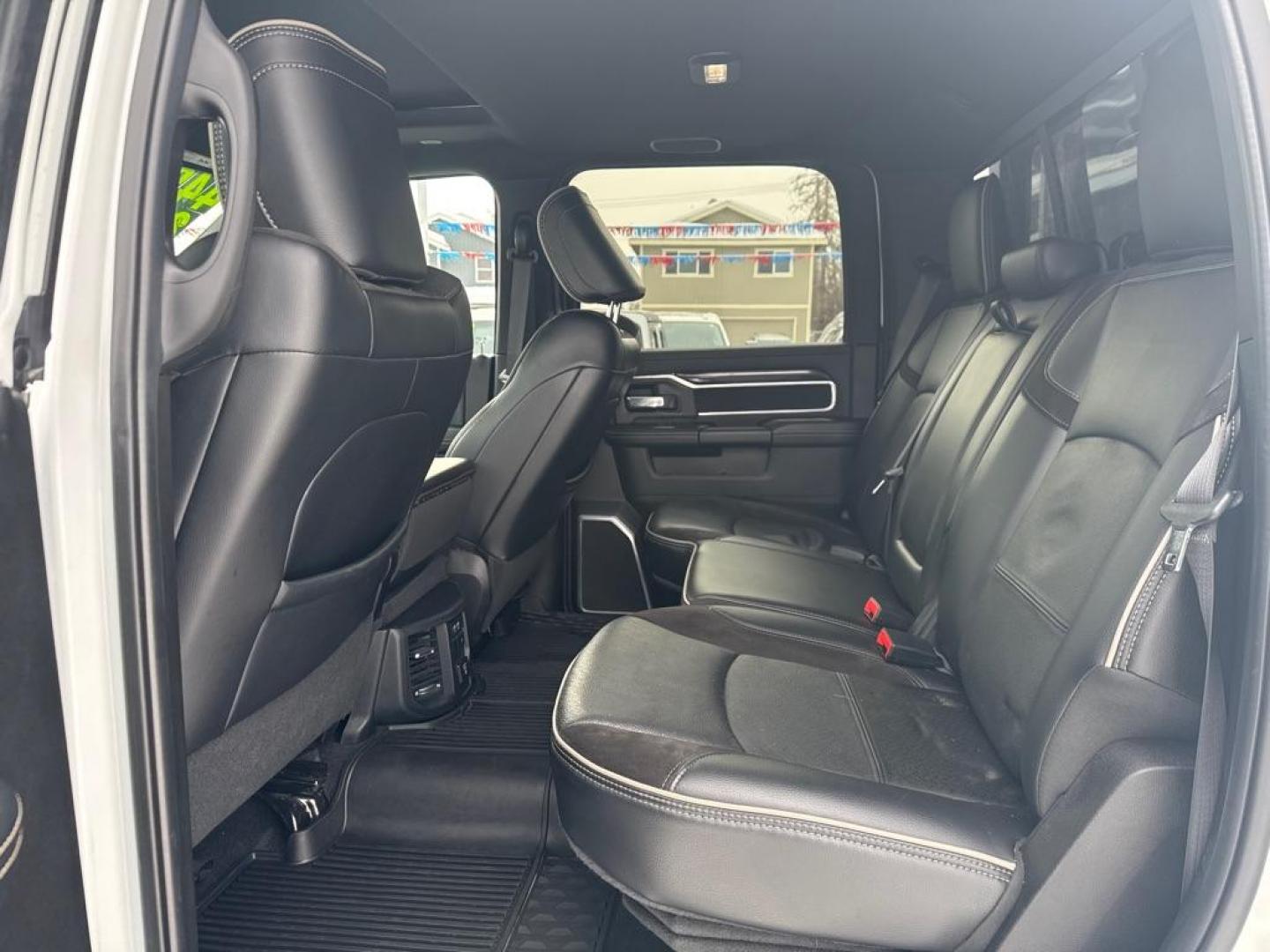 2022 WHITE RAM 2500 LARAMIE (3C6UR5FJ9NG) with an 6.4L engine, Automatic transmission, located at 929 East 8th Ave, Anchorage, AK, 99501, (907) 274-2277, 61.214783, -149.866074 - Photo#3