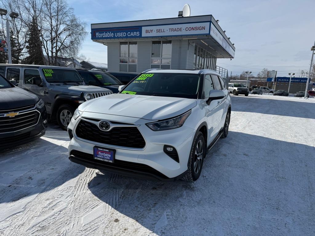 photo of 2020 TOYOTA HIGHLANDER XLE