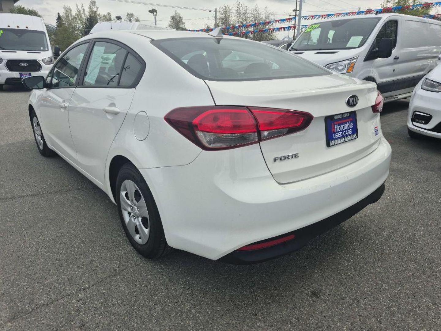 2018 WHITE KIA FORTE LX (3KPFK4A76JE) with an 2.0L engine, Automatic transmission, located at 929 East 8th Ave, Anchorage, AK, 99501, (907) 274-2277, 61.214783, -149.866074 - Photo#2