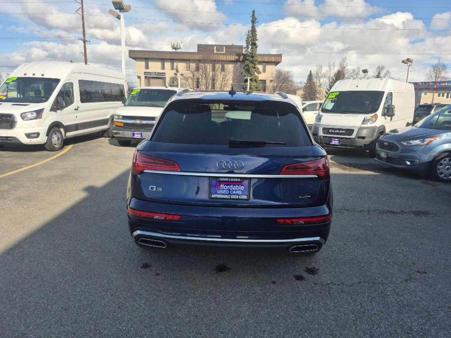 2024 BLACK AUDI Q5 PREMIUM PREMIUM PLUS 45 (WA1EAAFY9R2) with an 2.0L engine, Automatic transmission, located at 929 East 8th Ave, Anchorage, AK, 99501, (907) 274-2277, 61.214783, -149.866074 - Photo#1