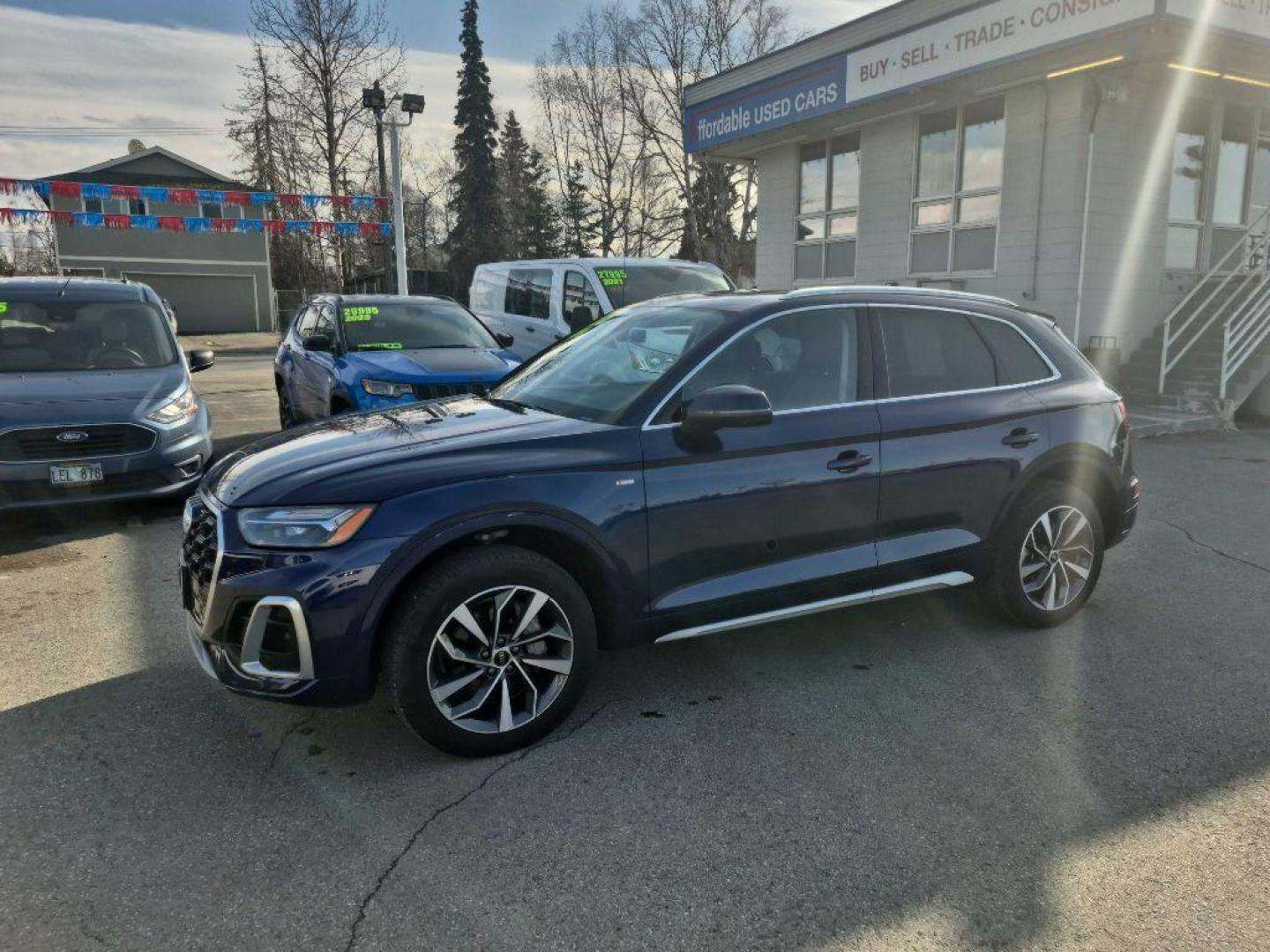 2024 BLACK AUDI Q5 PREMIUM PREMIUM PLUS 45 (WA1EAAFY9R2) with an 2.0L engine, Automatic transmission, located at 929 East 8th Ave, Anchorage, AK, 99501, (907) 274-2277, 61.214783, -149.866074 - Photo#3