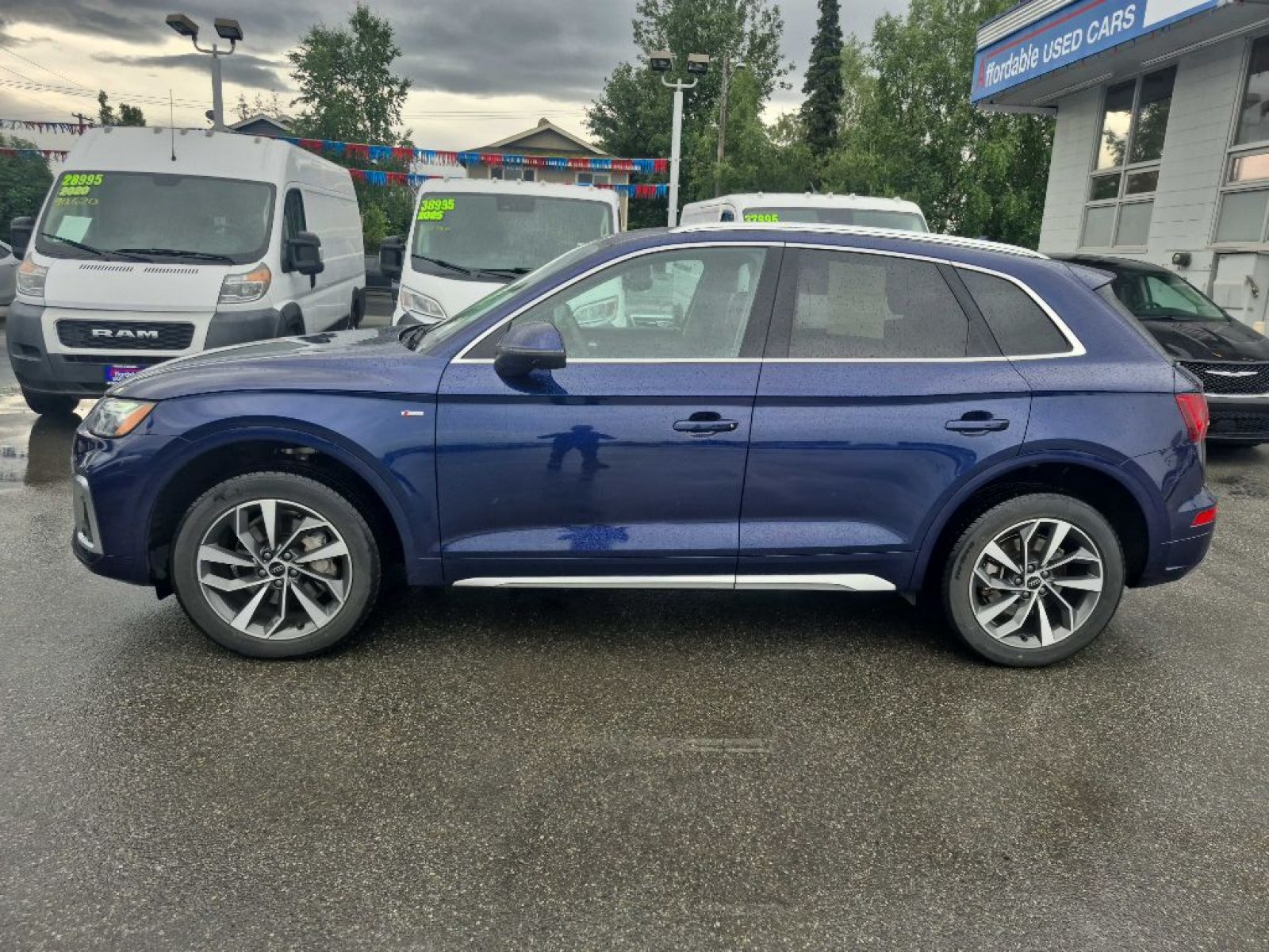 2024 BLUE AUDI Q5 PREMIUM PREMIUM PLUS 45 (WA1EAAFY9R2) with an 2.0L engine, Automatic transmission, located at 929 East 8th Ave, Anchorage, AK, 99501, (907) 274-2277, 61.214783, -149.866074 - Photo#1