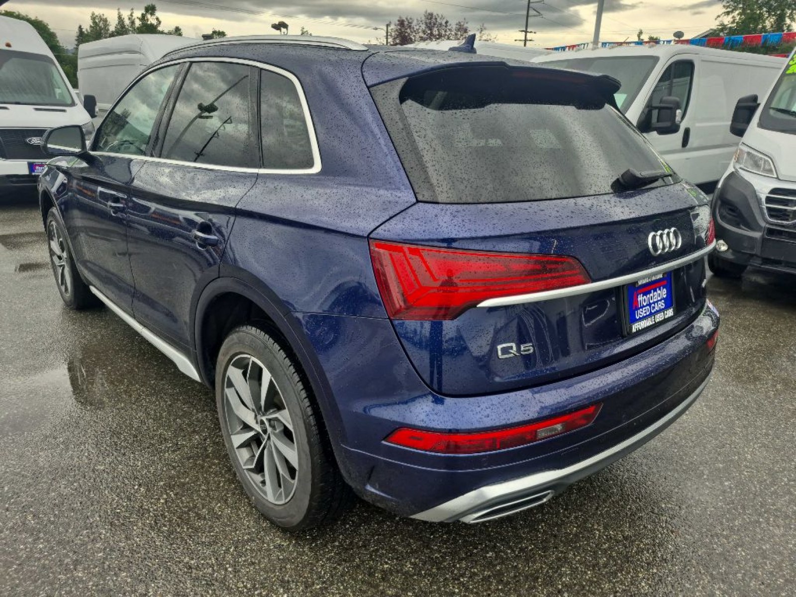 2024 BLUE AUDI Q5 PREMIUM PREMIUM PLUS 45 (WA1EAAFY9R2) with an 2.0L engine, Automatic transmission, located at 929 East 8th Ave, Anchorage, AK, 99501, (907) 274-2277, 61.214783, -149.866074 - Photo#2
