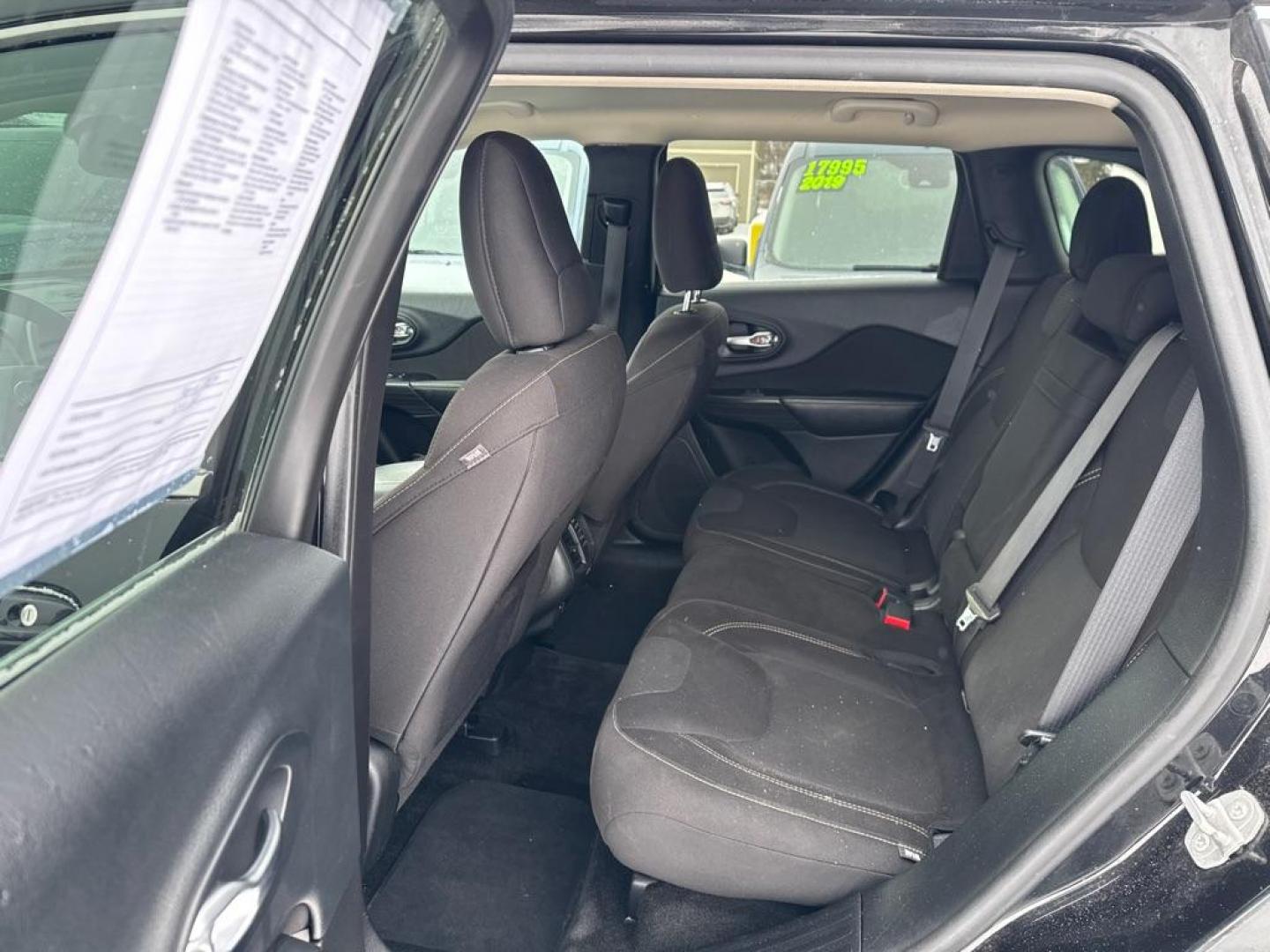 2015 BLACK JEEP CHEROKEE LATITUDE (1C4PJMCB7FW) with an 2.4L engine, Automatic transmission, located at 929 East 8th Ave, Anchorage, AK, 99501, (907) 274-2277, 61.214783, -149.866074 - Photo#3